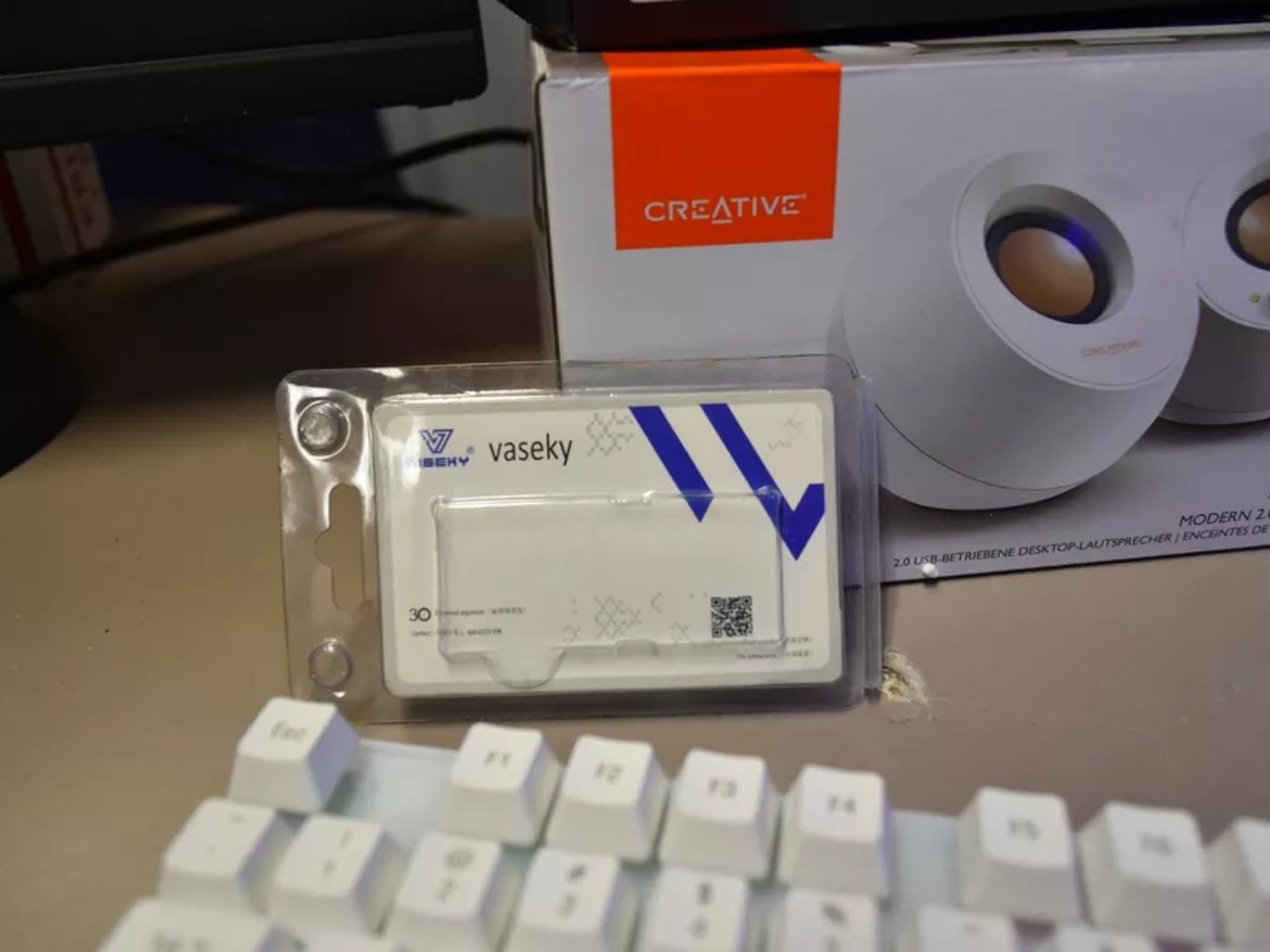 GAMING PC INTEL i7 3770 rx580 8 gb 24gb ram 500 WT PSU BUILT IN WIFI & BLUETOOH 512 GB M.2 &250 HHD