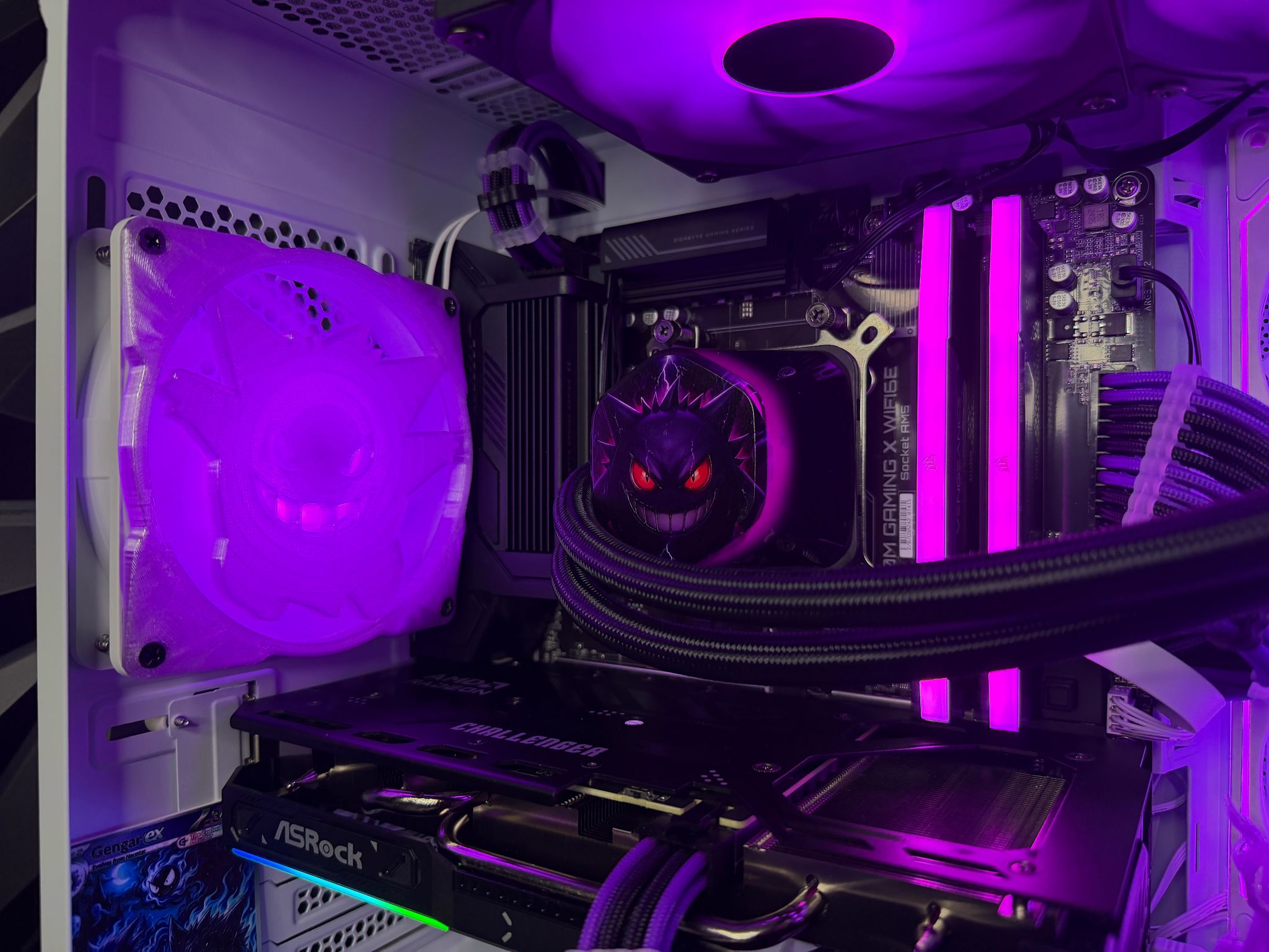 👻💜 GENG GANG 96 💜👻Ryzen 5 9600X| RX 9060XT 16GB| 32 GB DDR5| 1.25 TB NVMe| 650W PSU