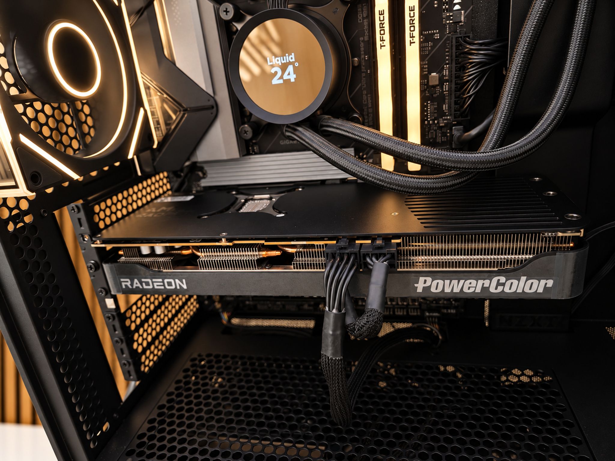 RX 9070XT 16GB |  INTEL 270K Plus | 32GB DDR5 | NVME | WIFI 7 | Windows 11 | LCD | GOLD PSU