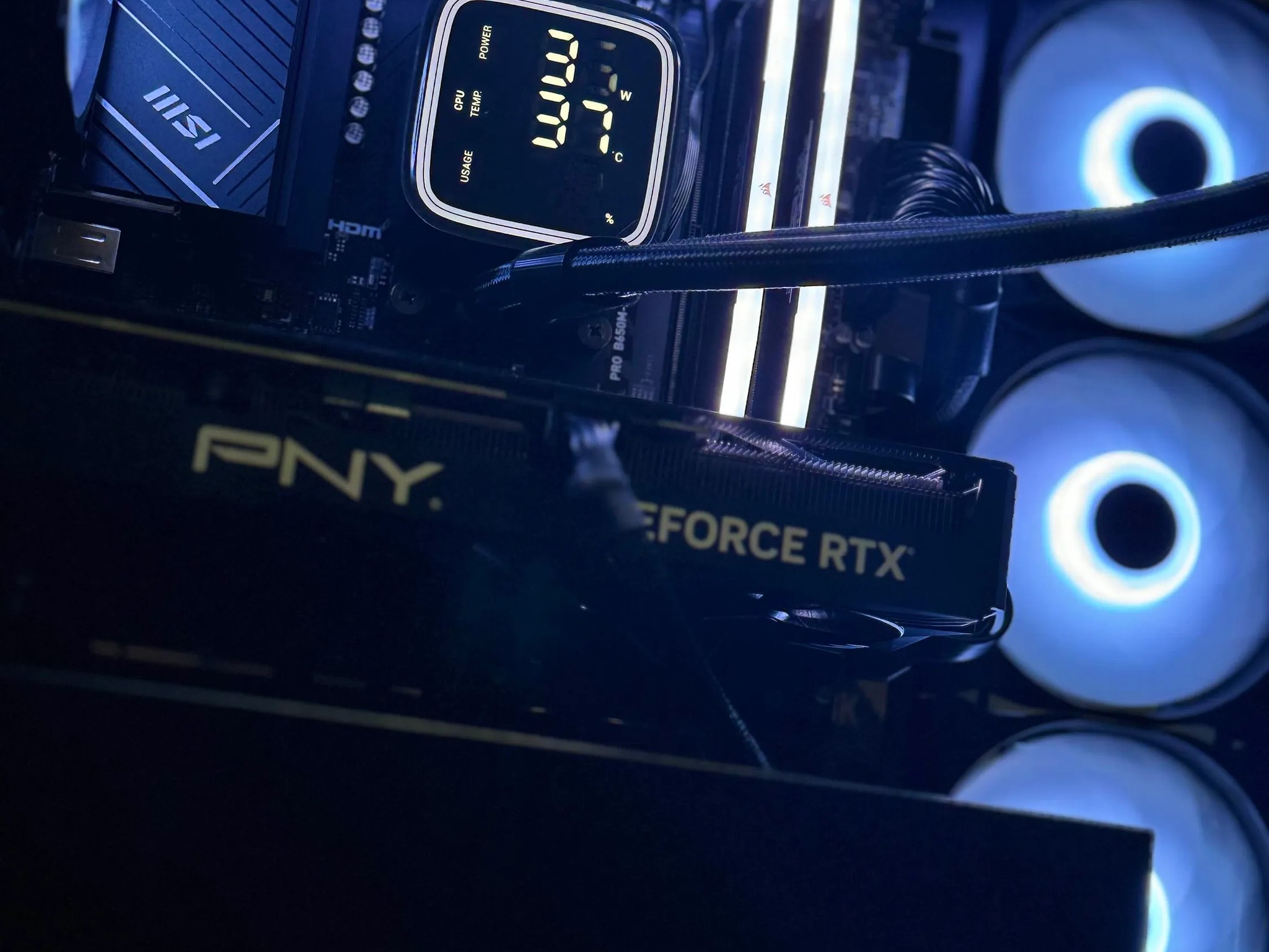 Midnight Phantom | RTX 4070 12 GB | 32 GB DDR5 | 1 TB SSD | Ryzen 5 7500F | High End Gaming PC