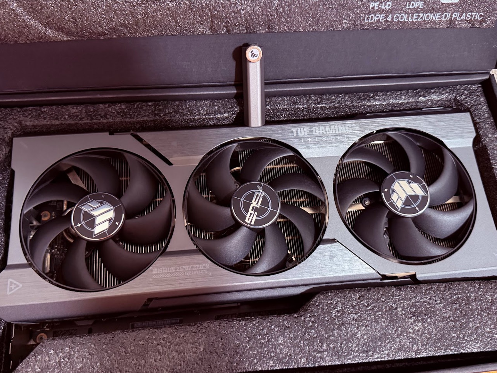 ASUS TUF Gaming Radeon RX 7900 XTX OC Edition
