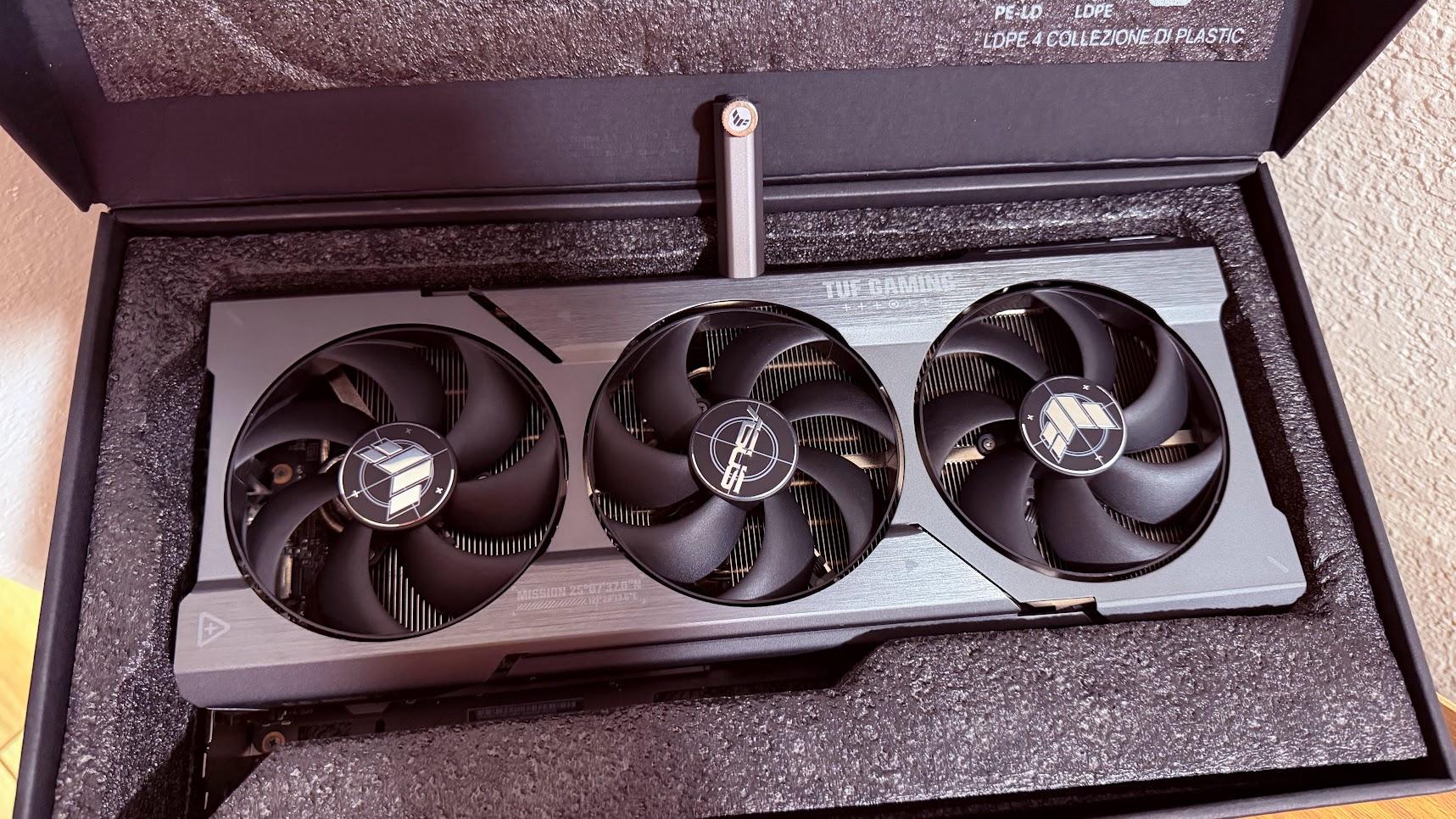 ASUS TUF Gaming Radeon RX 7900 XTX OC Edition