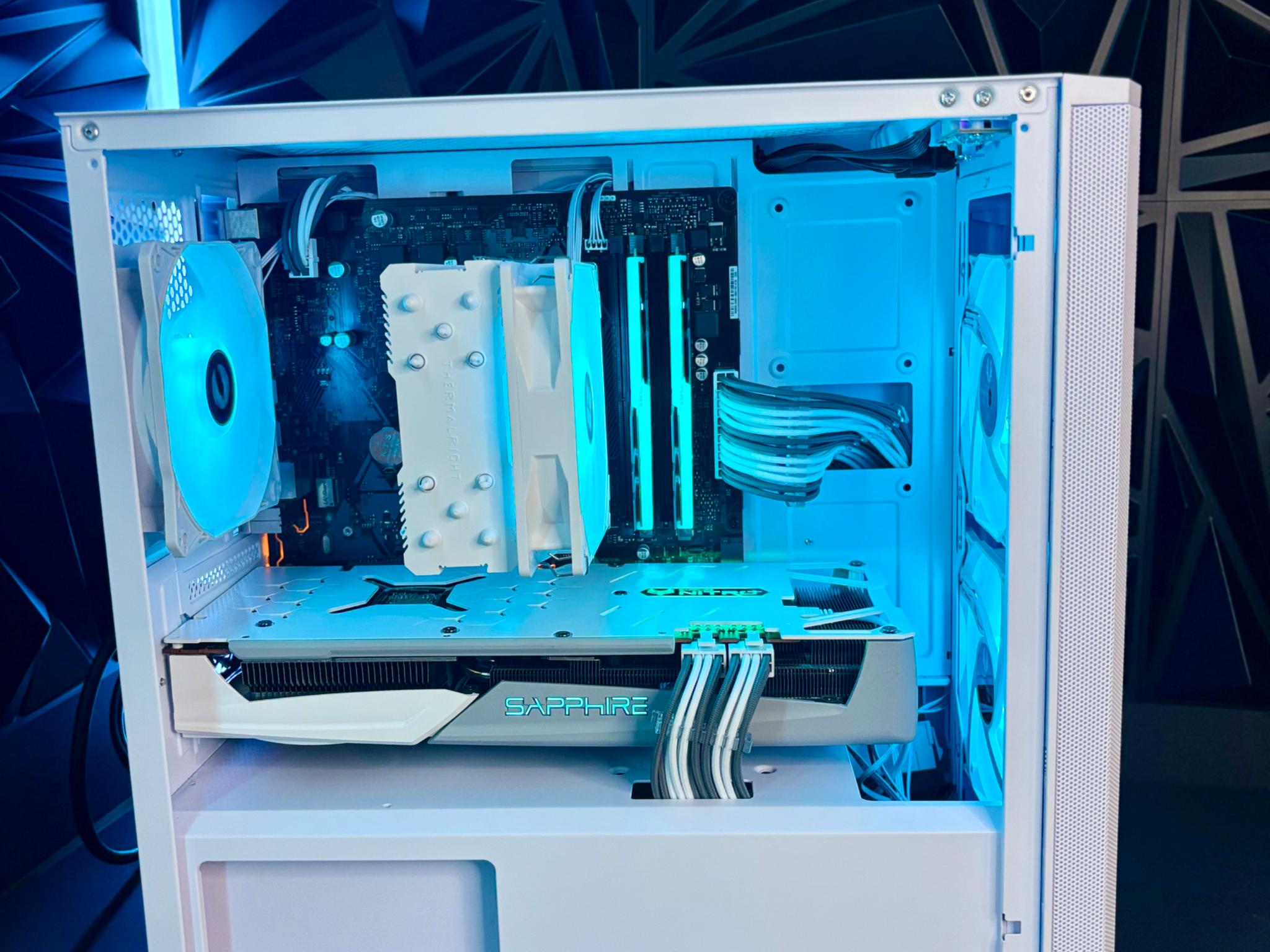 GAMING PC / RYZEN 5 / RX5700 XT / 16 GB RAM / 1 TB STORAGE