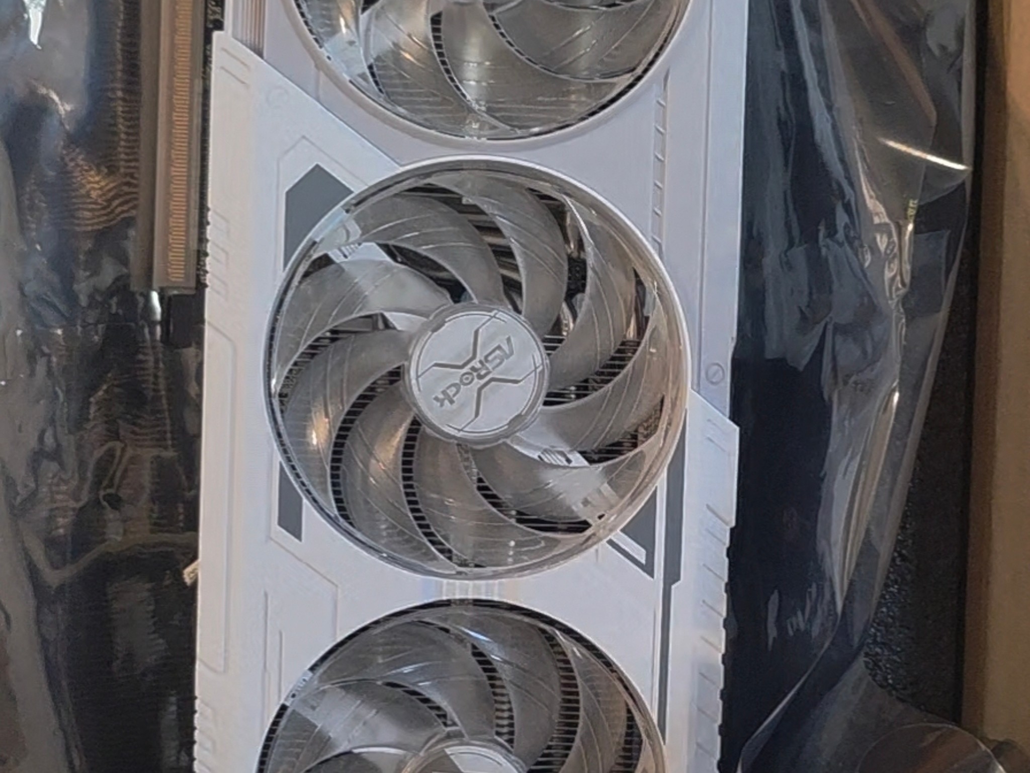 ASRock Steel Legend White RX 9070XT