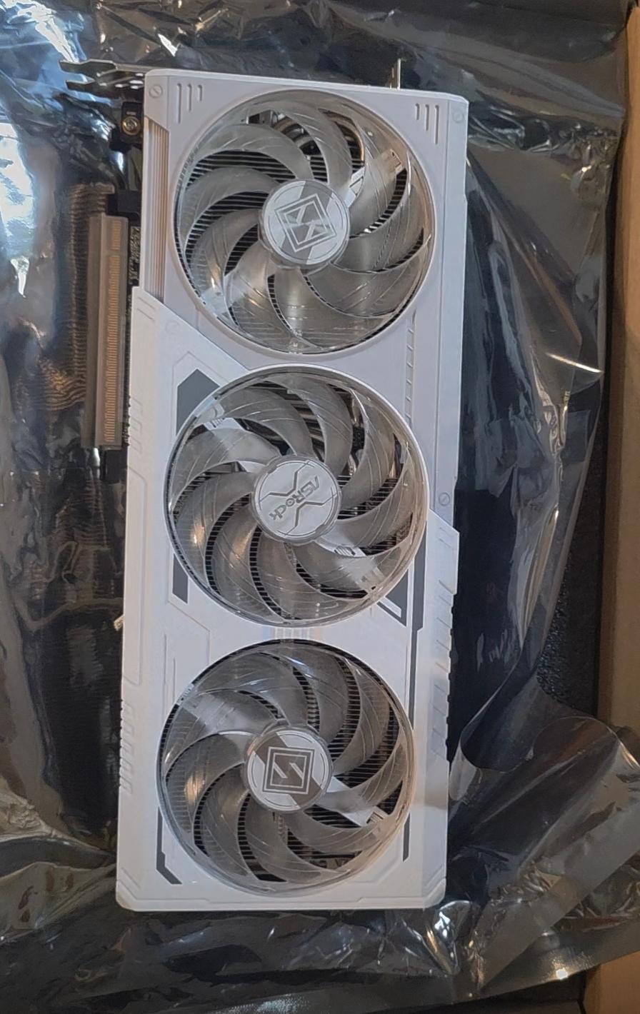 ASRock Steel Legend White RX 9070XT