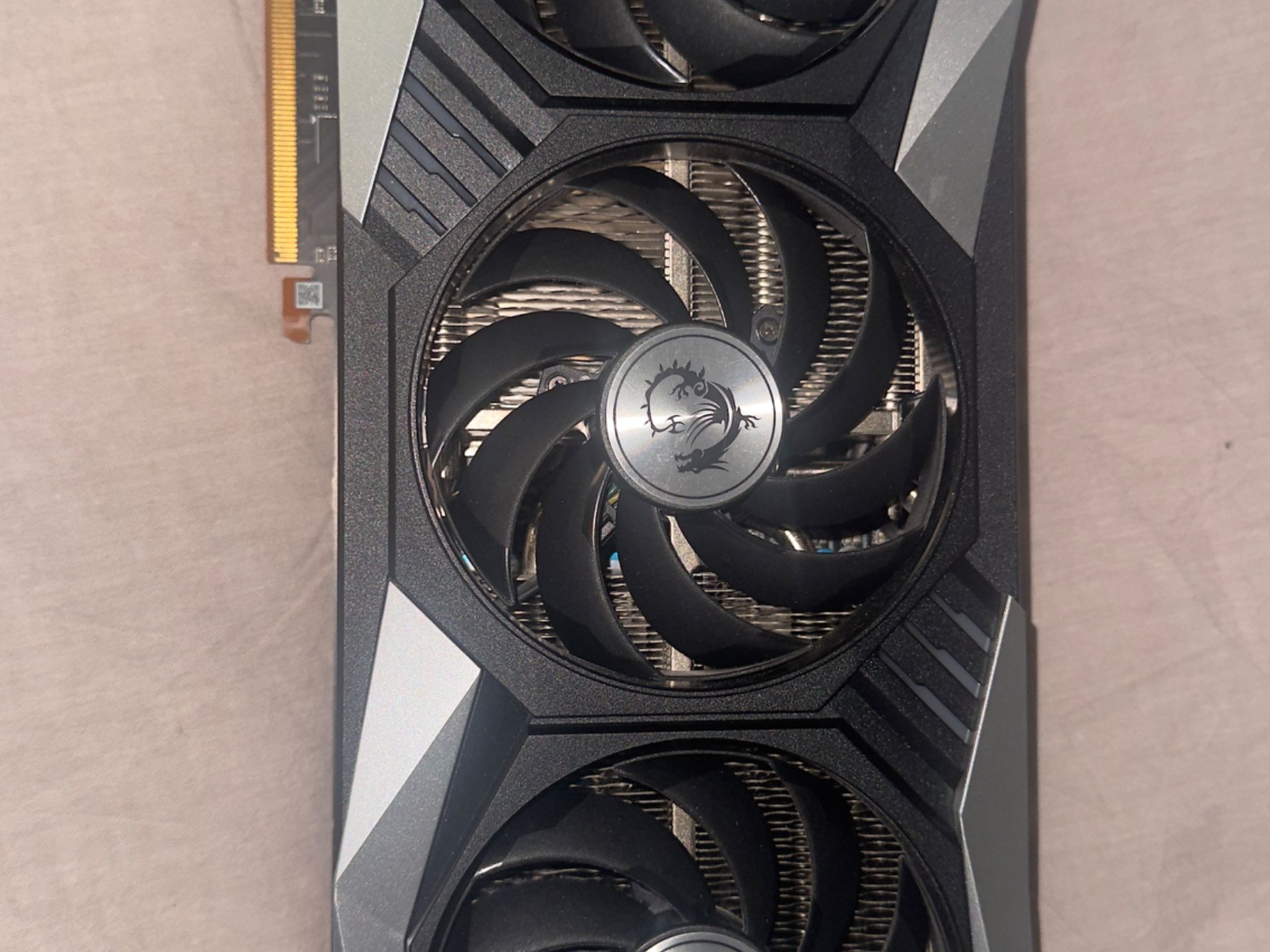 REDEON RX 6800 XT GAMING X TRIO 16GB