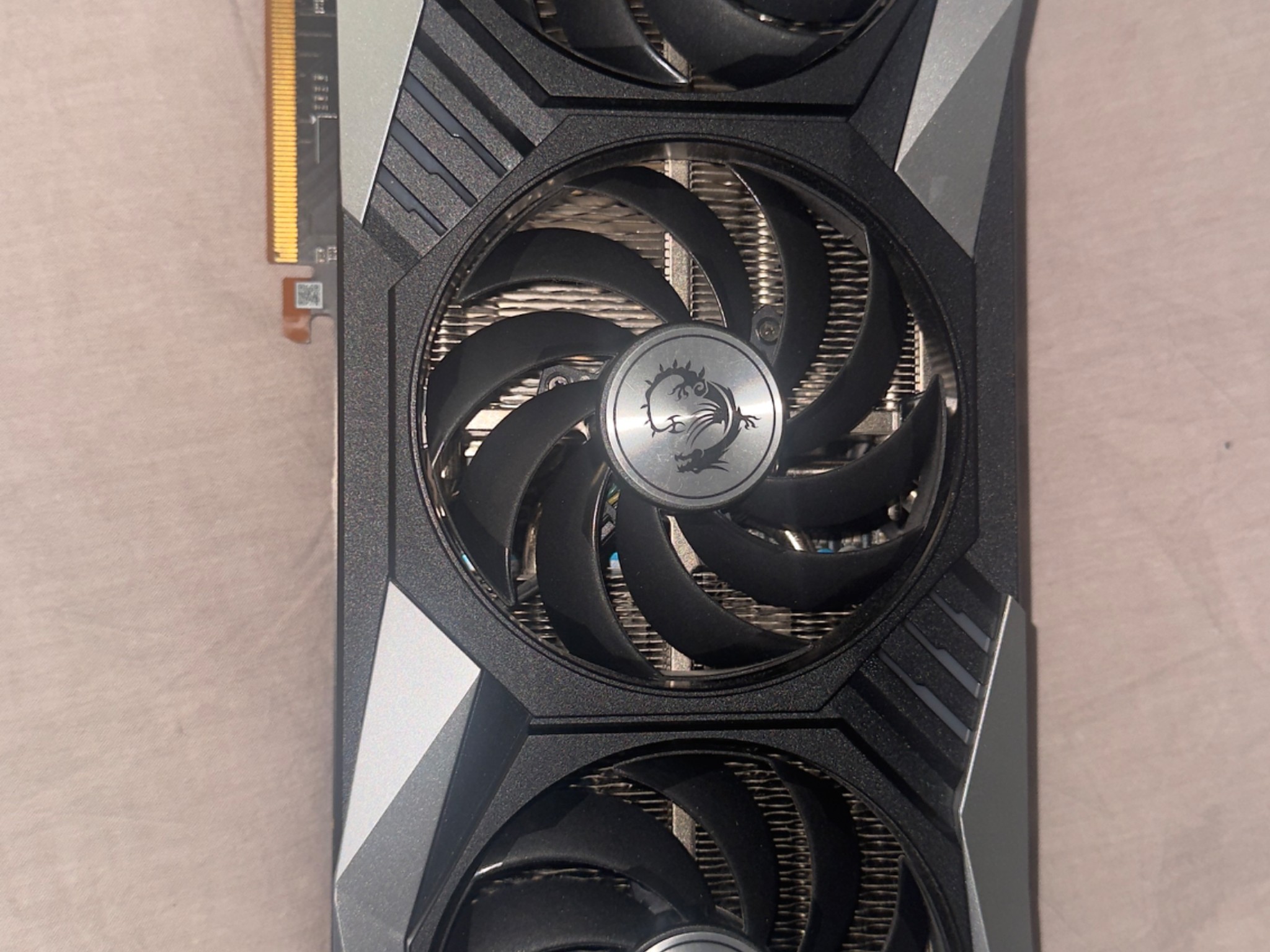 REDEON RX 6800 XT GAMING X TRIO 16GB