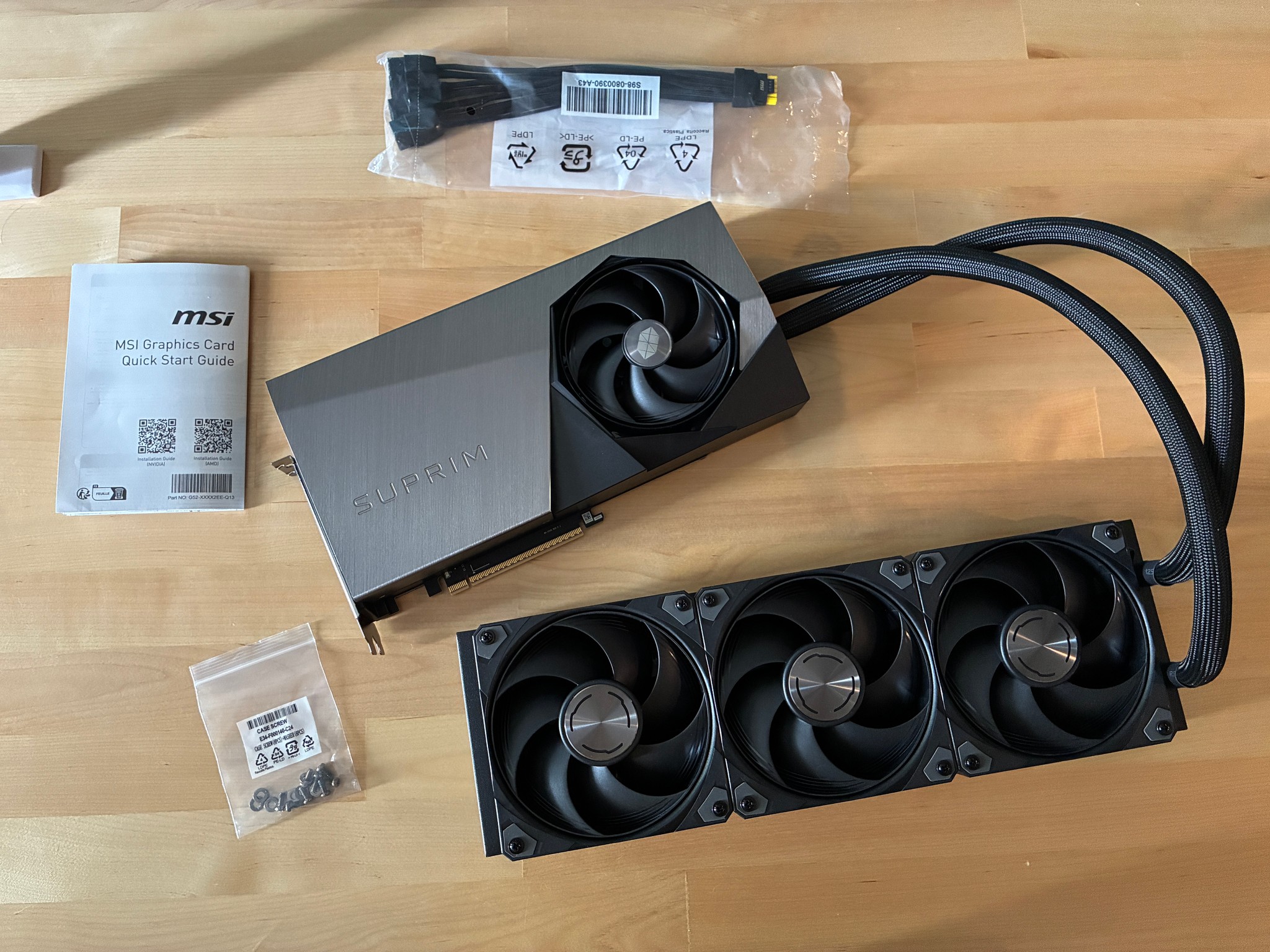 MSI GeForce RTX™ 5090 SUPRIM LIQUID SOC 32G G5090-32SLS