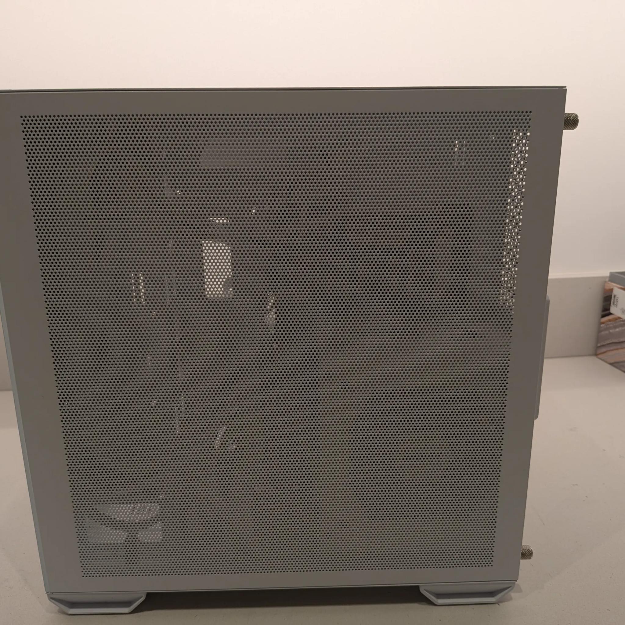 Saja Boys Ice - RTX 5070, Intel Core Ultra 7 265K, 32 GB DDR5, 2 TB Gen 4 NVME, RGB, Liquid Cooled