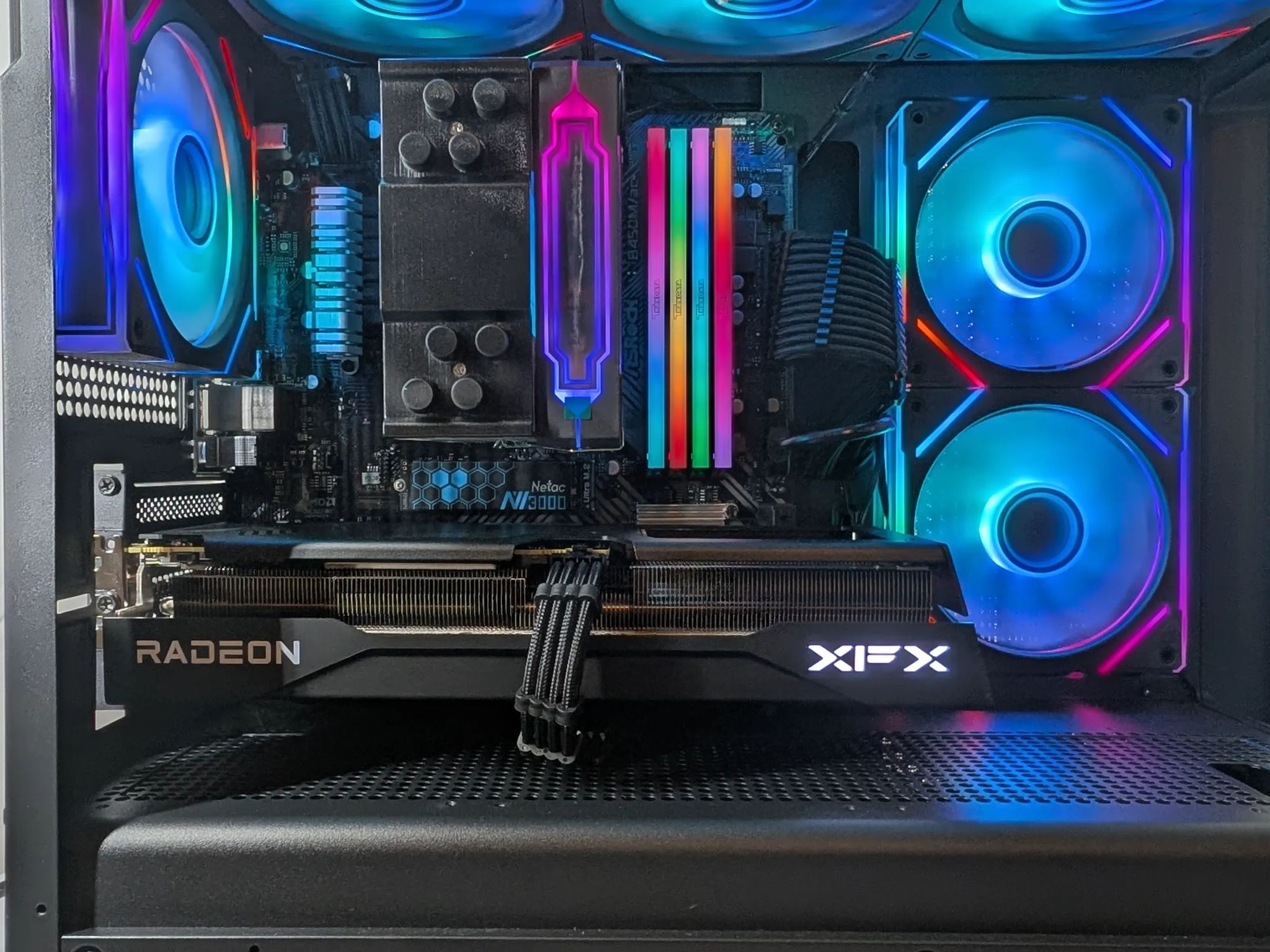 RX 9060 XT 16 GB | Ryzen 9 | 32 GB RAM | 1 TB NVMe | 650w PSU | Windows 11