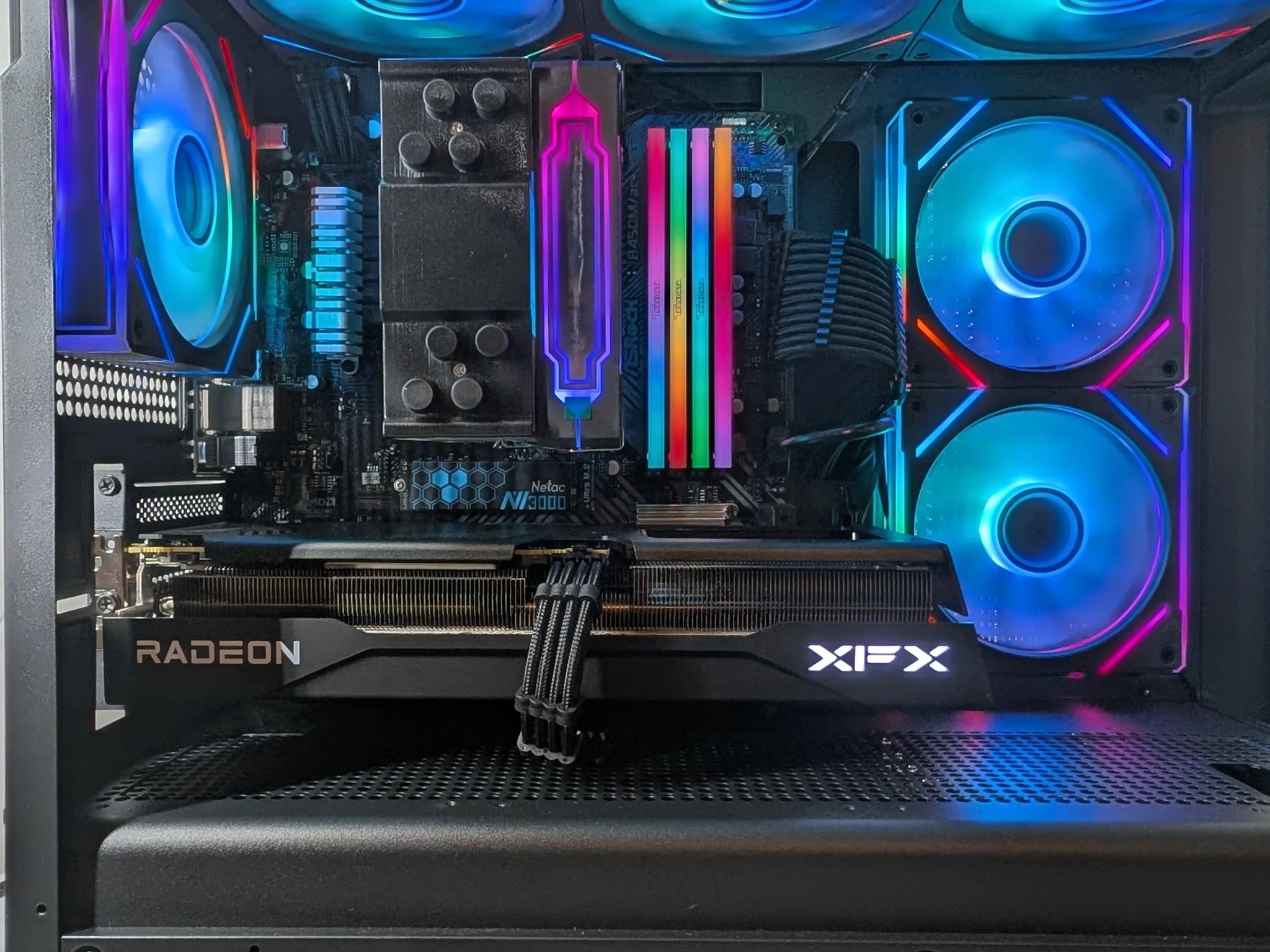RX 9060 XT 16 GB | Ryzen 9 | 32 GB RAM | 1 TB NVMe | 650w PSU | Windows 11