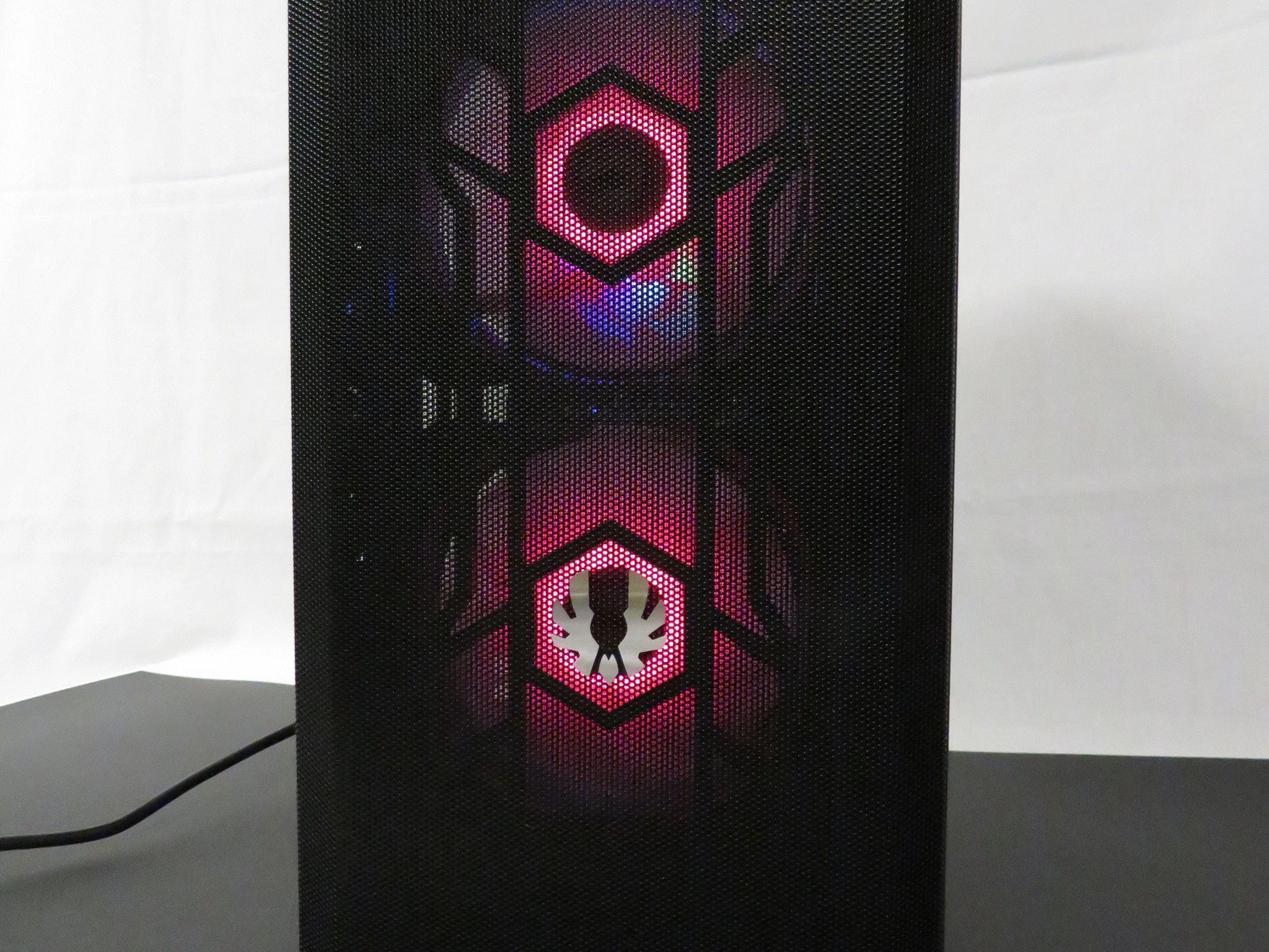Budget GAMER! EVGA 1660 Super + Intel Xeon E5 2650 V4 + 32 GB DDR4 + 1 TB 2.5in SSD
