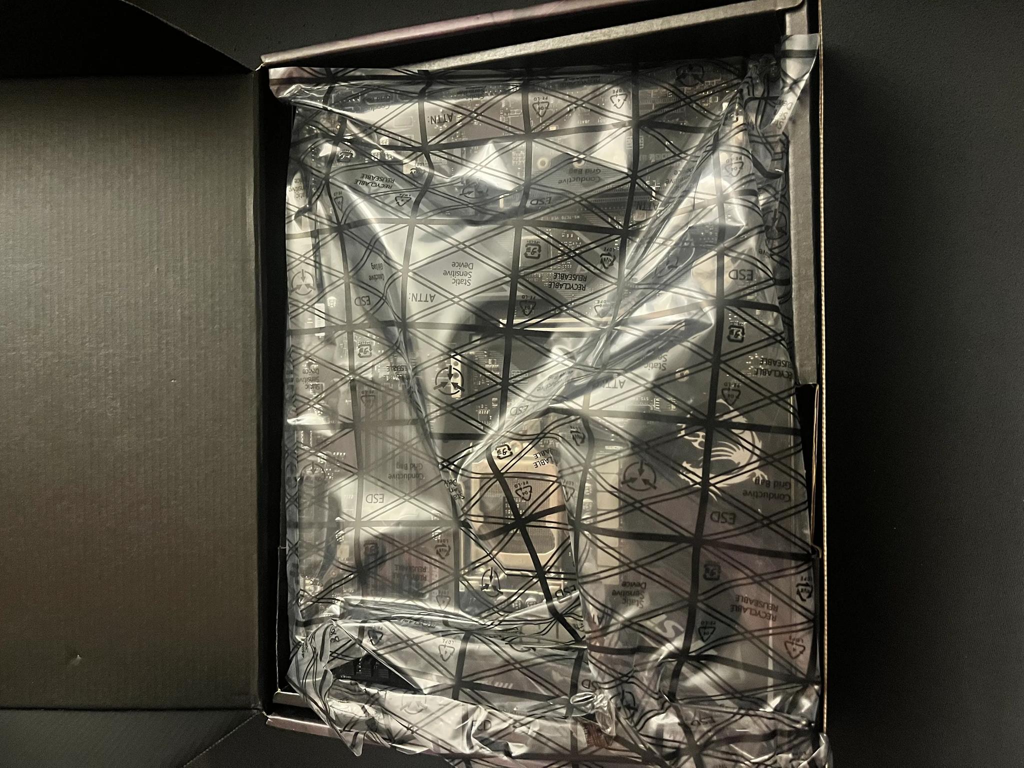 MSI MPG Z490 GAMING EDGE WIFI ATX Gaming Motherboard, LGA 1200 Socket, DDR4, CF, Dual M.2 Slots