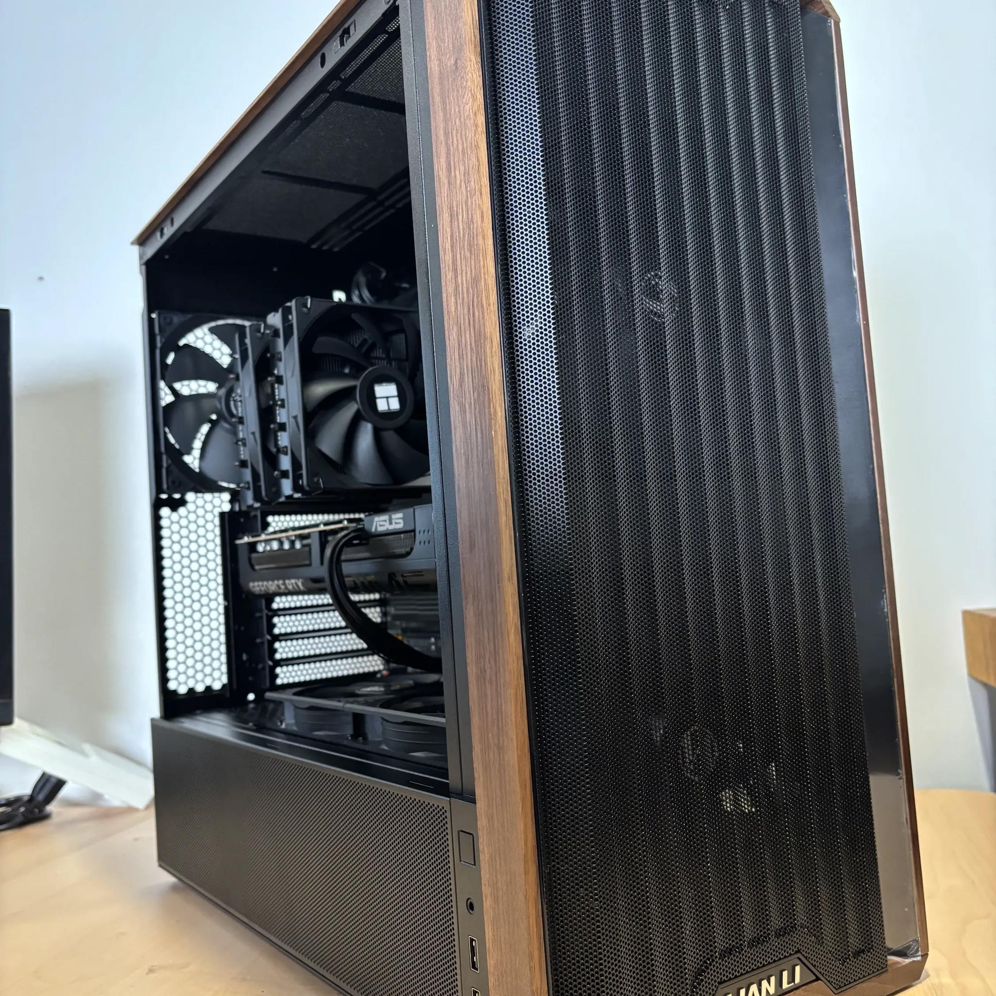 7800X3D + RTX 5070 Ti | Lian Li 217 Wood Build | 1440p/4K Gaming Beast – RGB-Free Minimalist