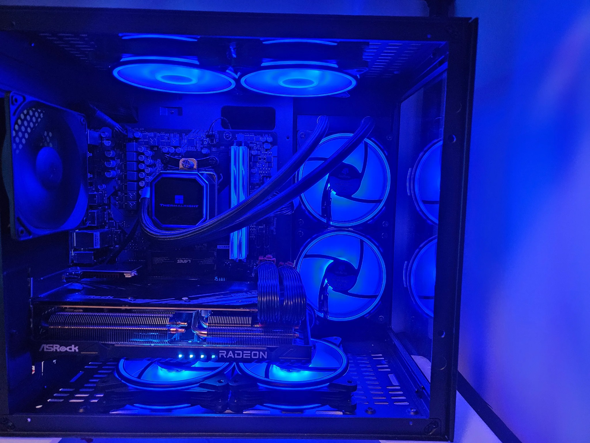 Demo unit sale! Liquid cooled Ryzen 9 7900x / 64GB DDR5 / 1TB SSD / RX 7800 XT 16GB