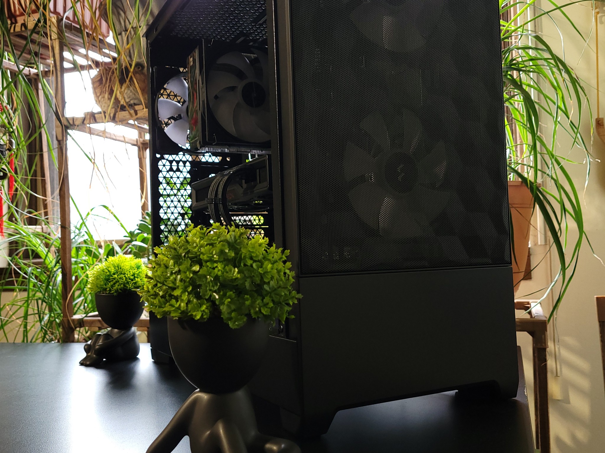 RYZEN 5 5600 | RX 6750XT | 32GB RAM | 1TB STORAGE | WINDOWS 11 ACTIVATED