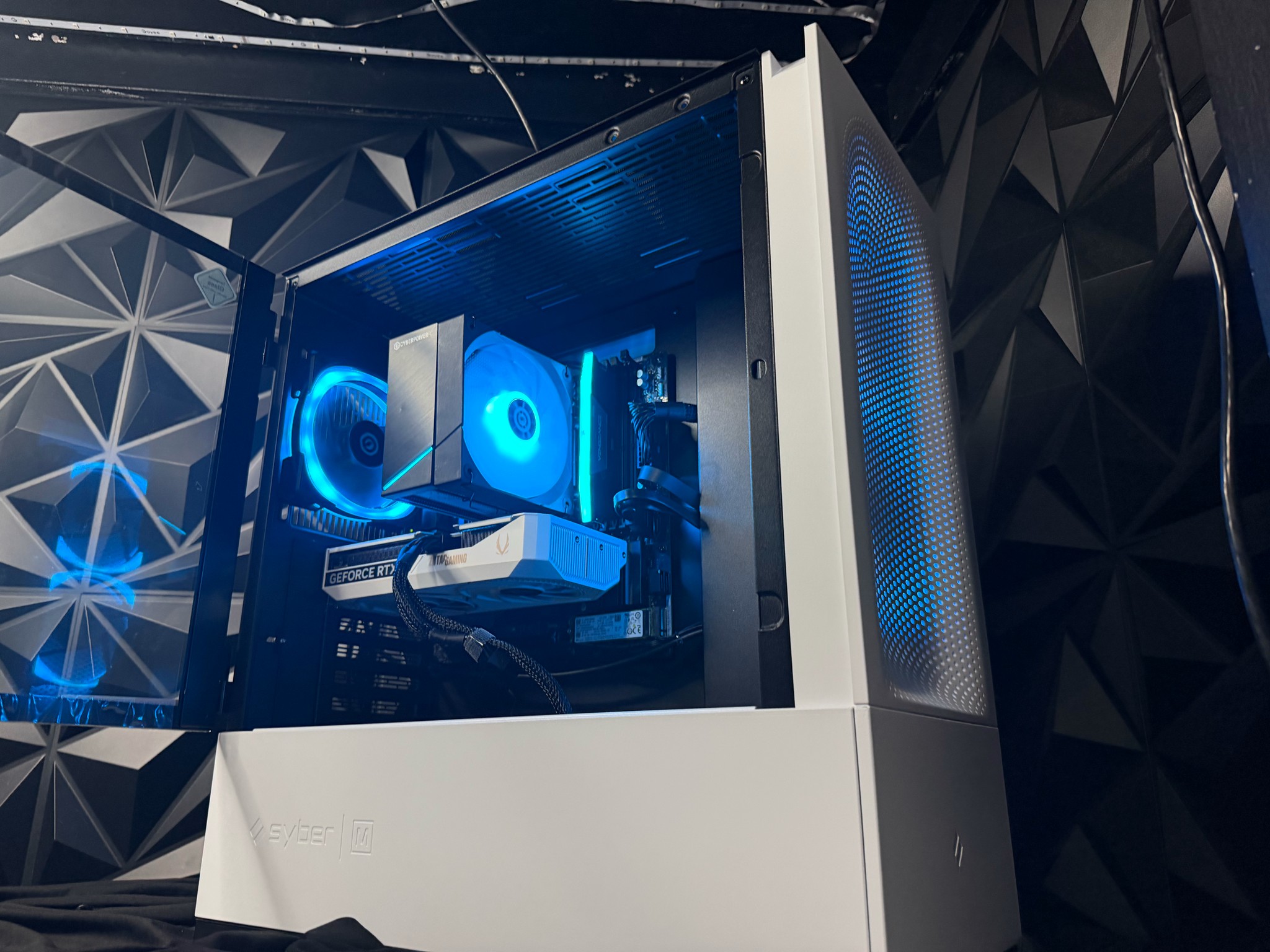⚡🌐 CYBER REMIX Ti 🌐⚡Ryzen 5 8400F| RTX 5060Ti| 16 GB DDR5| 750GB NVMe| 1000W PSU