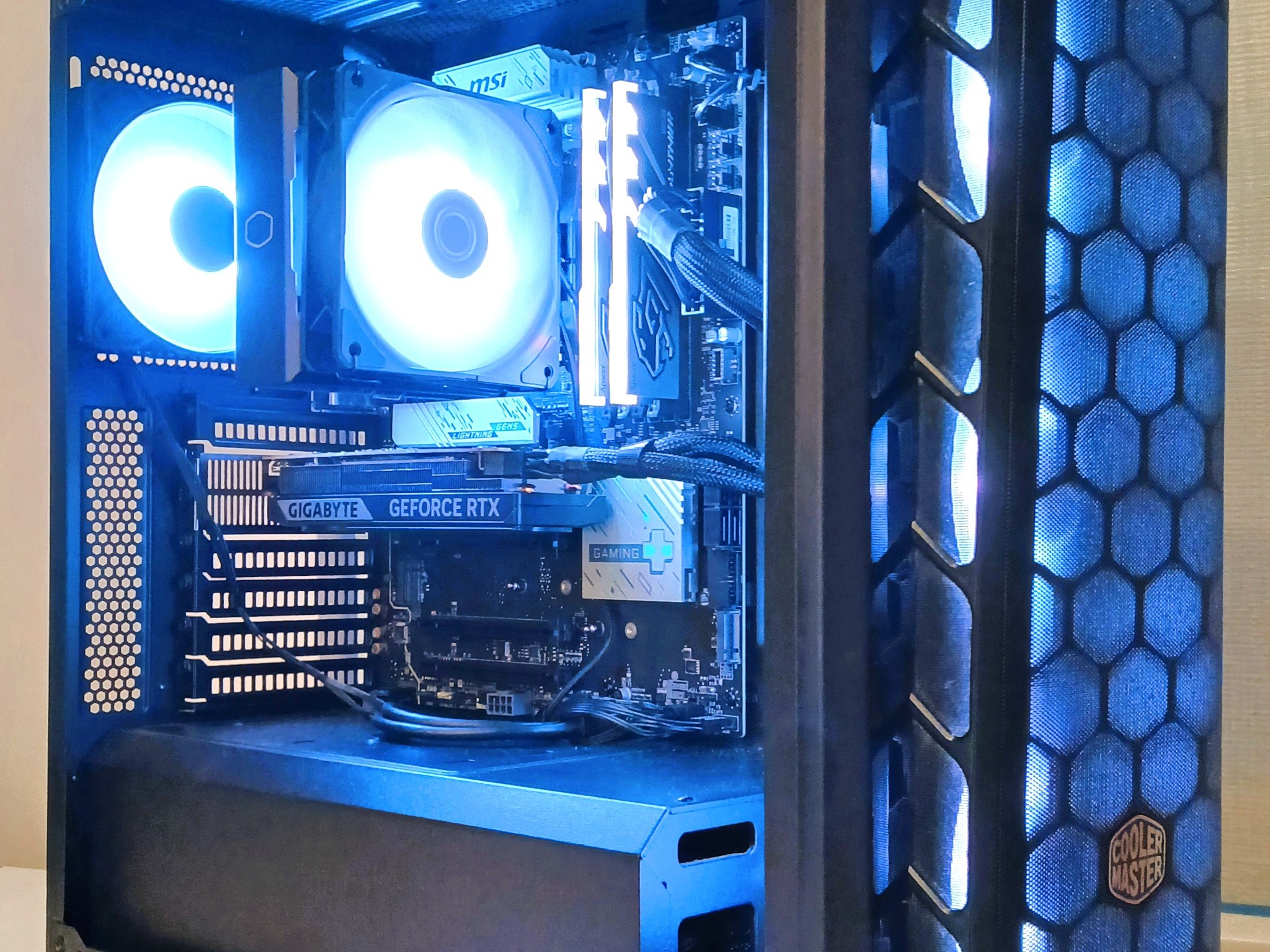 Ryzen 5 9600X | 32GB RAM| RTX 5060 8GB | 1TB NVME STORAGE | Win 11 | Wi-Fi | GAMING PC for 1440P