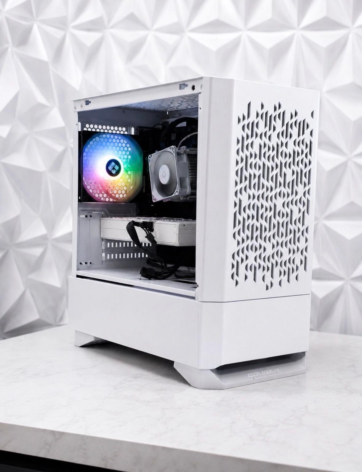 Custom White Gaming PC Build RX 570