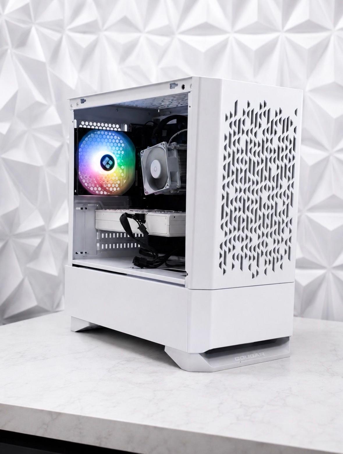 Custom White Gaming PC Build RX 570