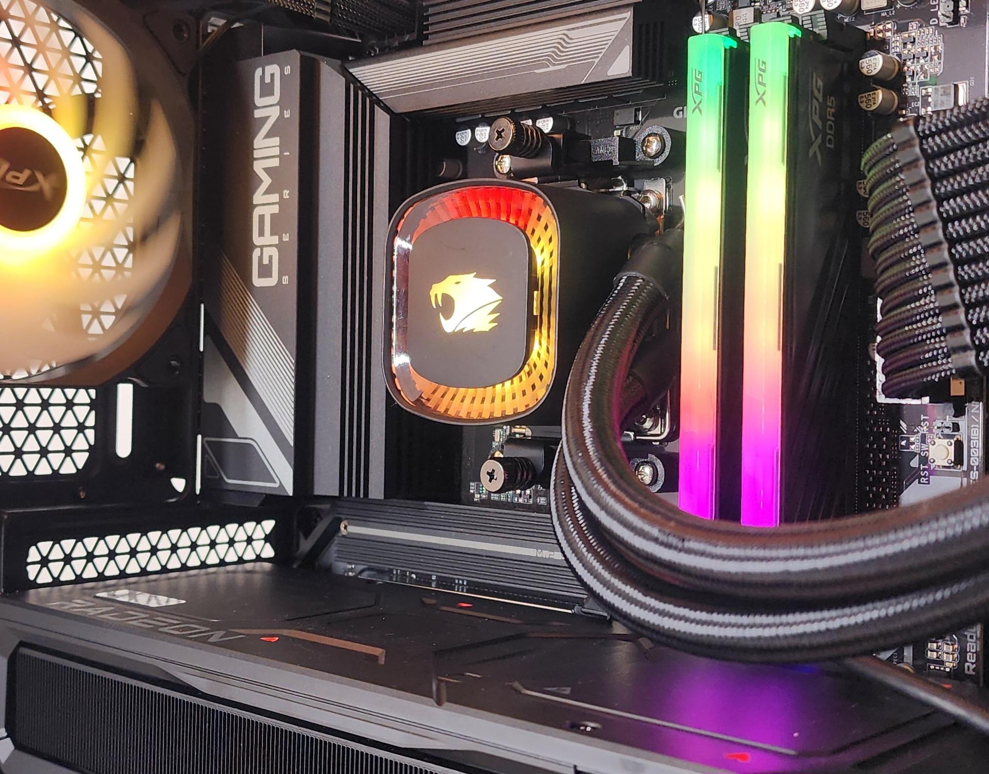 Gaming PC Ryzen 7 7800X3D 32GB RAM 2TB SSD RX 7900 XT 20GB Windows 11 Computer