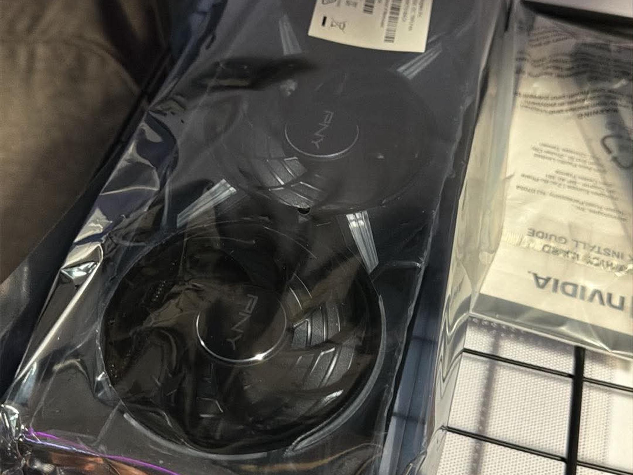 PNY GeForce RTX 5070 Ti ARGB EPIC-X RGB OC Triple Fan