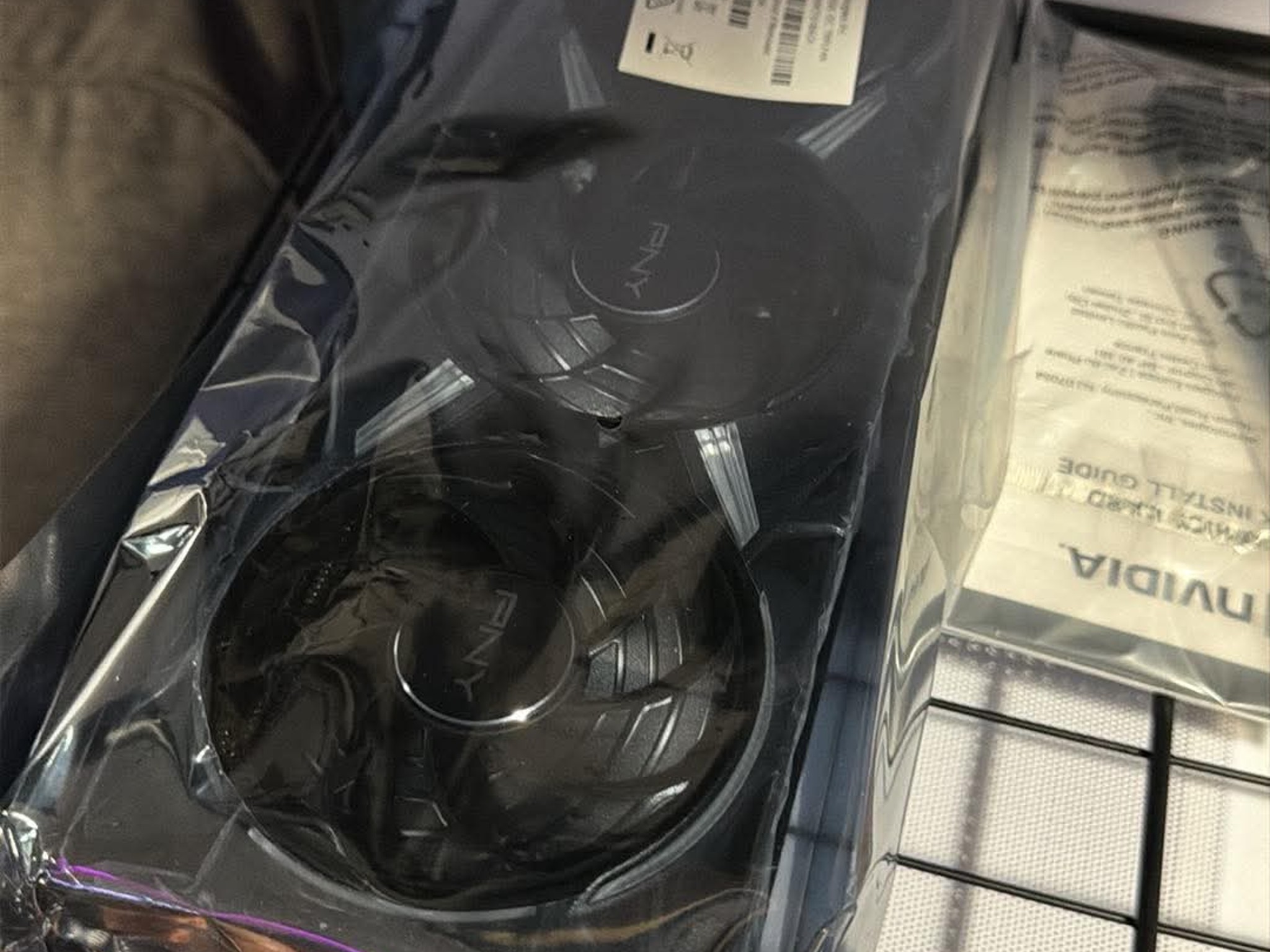 PNY GeForce RTX 5070 Ti ARGB EPIC-X RGB OC Triple Fan