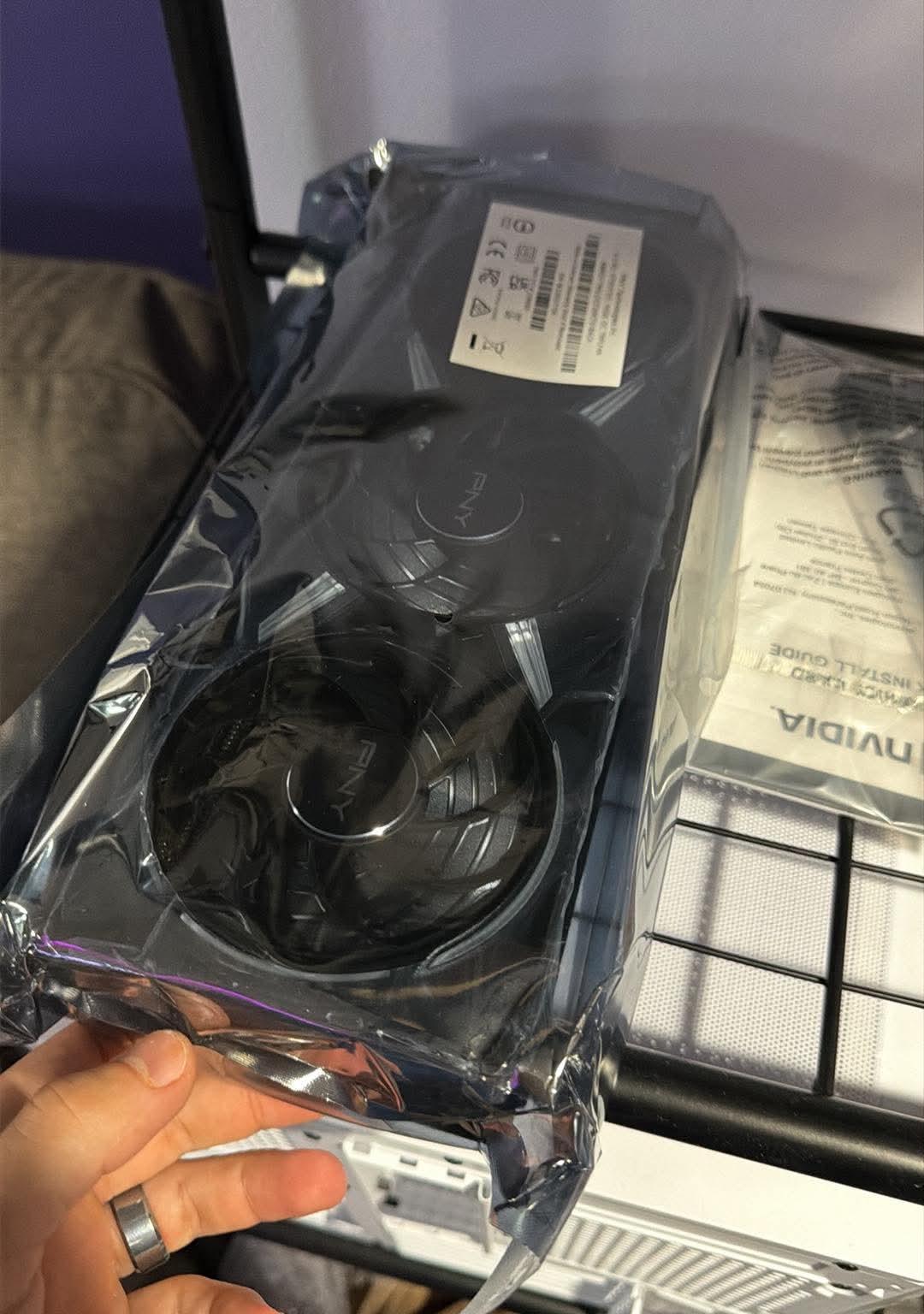 PNY GeForce RTX 5070 Ti ARGB EPIC-X RGB OC Triple Fan - Image 5