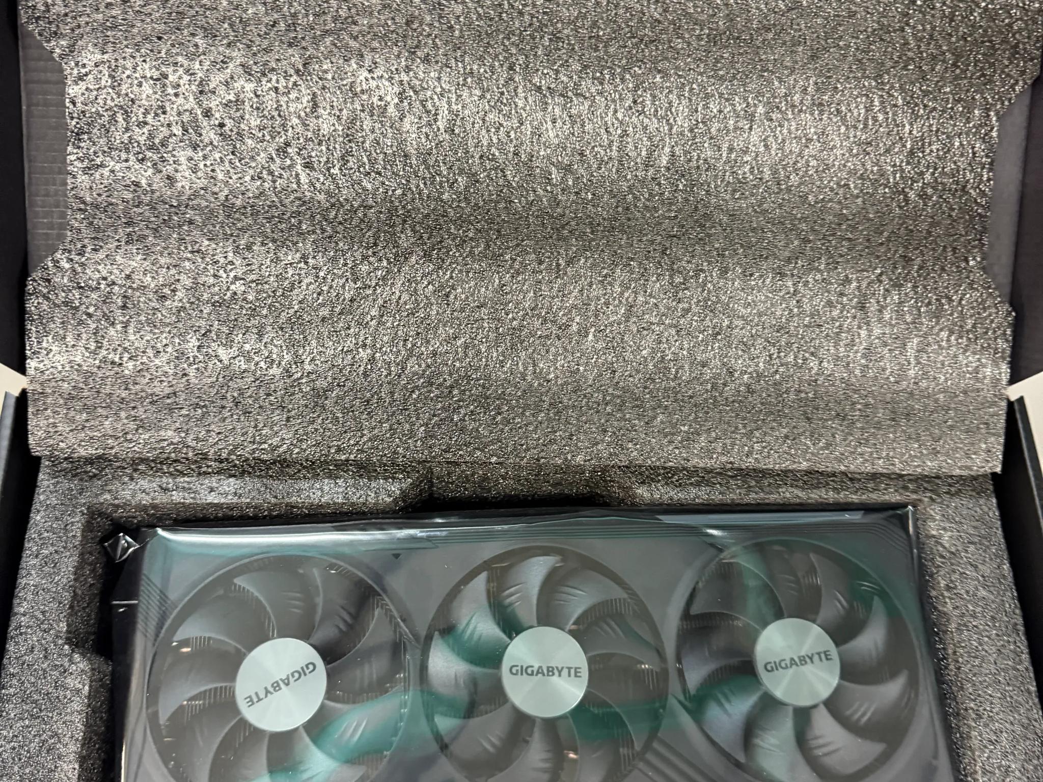 Gigabyte RX 7700 XT Gaming OC 12GB Graphics Card