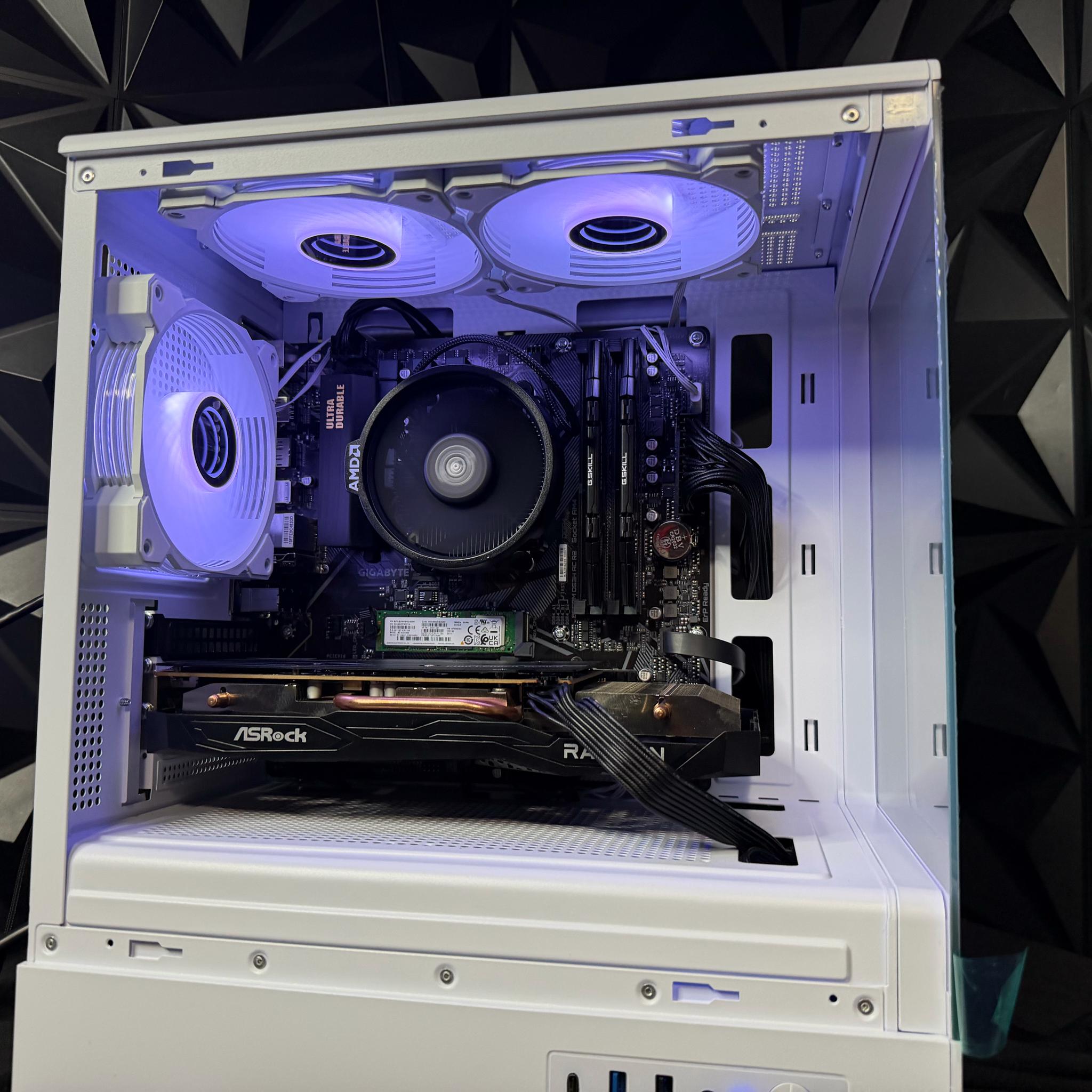 🔥😎 THE MID DADDY Mini 😎🔥Ryzen 5 5500| RX 6600XT| 16 GB DDR4| 500 GB NVMe| 650W PSU