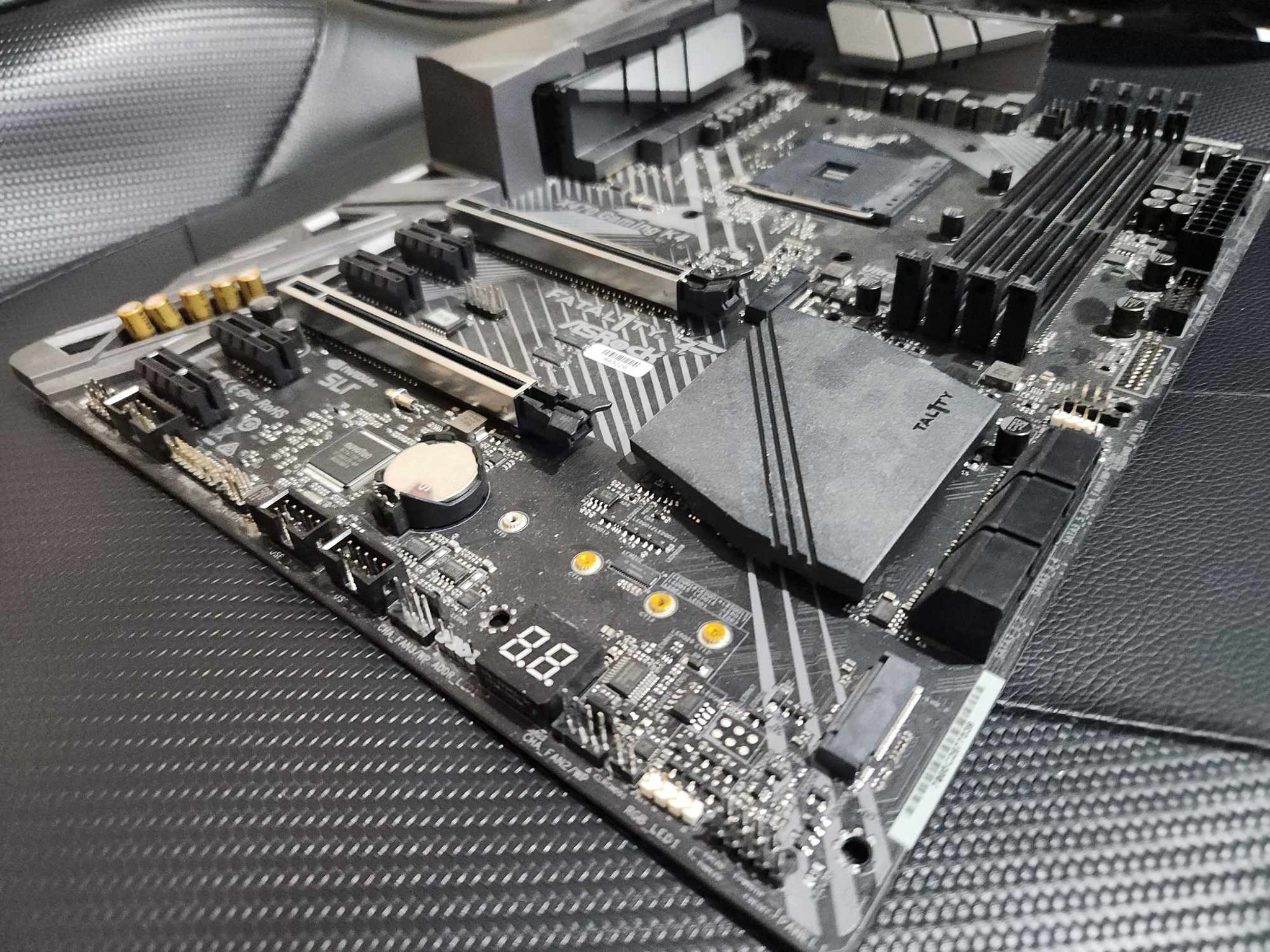 ASRock Fatal1ty X470 Gaming K4 Motherboard ATX AMD X470 AM4 DDR4 SATA3 HDMI RJ45
