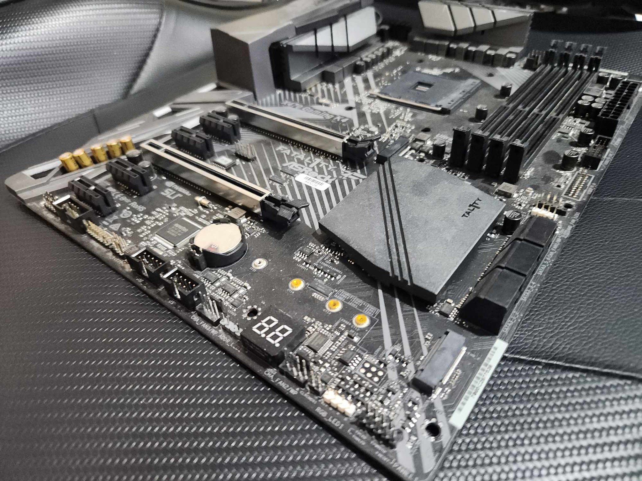 ASRock Fatal1ty X470 Gaming K4 Motherboard ATX AMD X470 AM4 DDR4 SATA3 HDMI RJ45