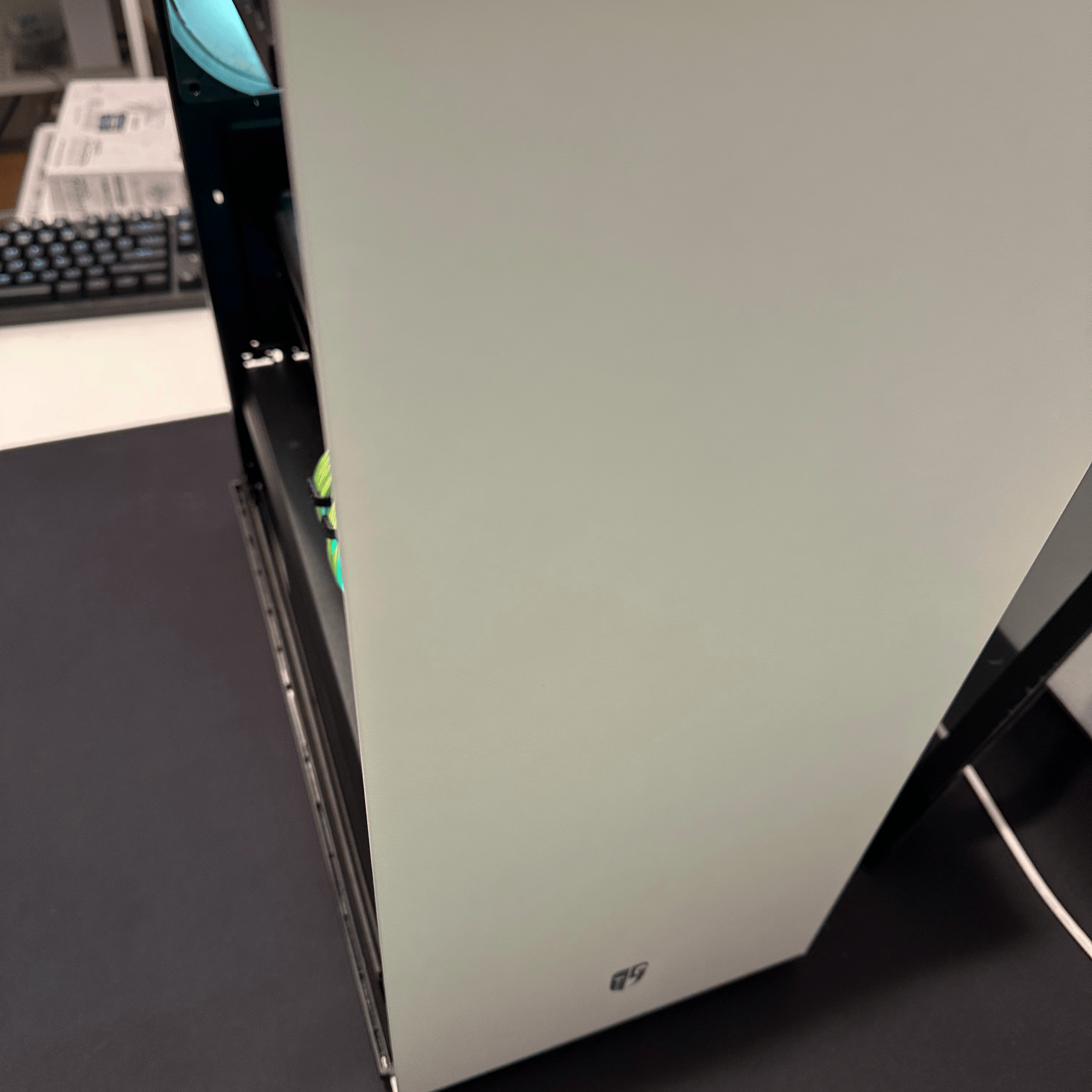 Michelangelo|| Gaming PC- Ryzen 1700 8Cores/16Threads-AMD RX 5700 8GB-16GB DDR4 RAM-1TB SSD NVME