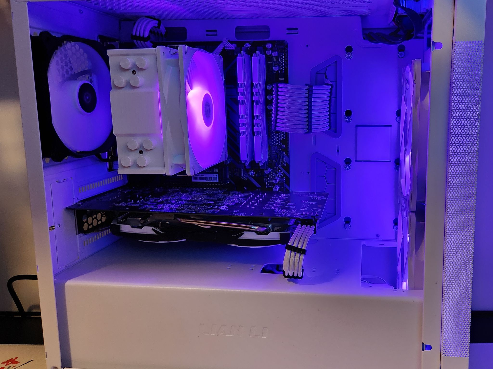 Frost Gaming Rig Ryzen 5/ 16Gb DDR4 / 1TB SSD/ RX 580 8GB