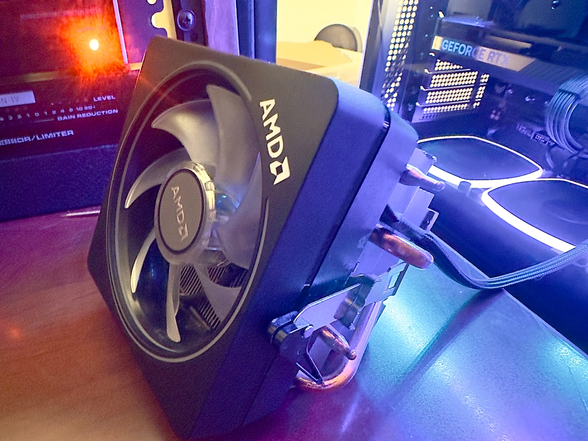 AMD Ryzen 7 3700X