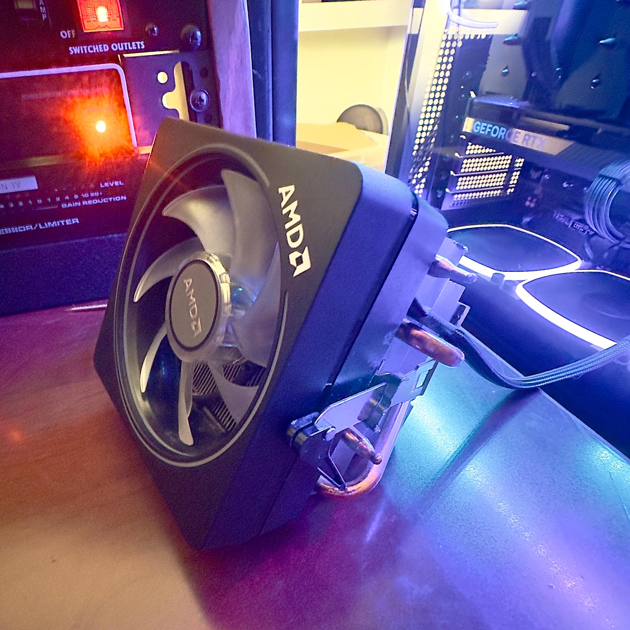 AMD Ryzen 7 3700X