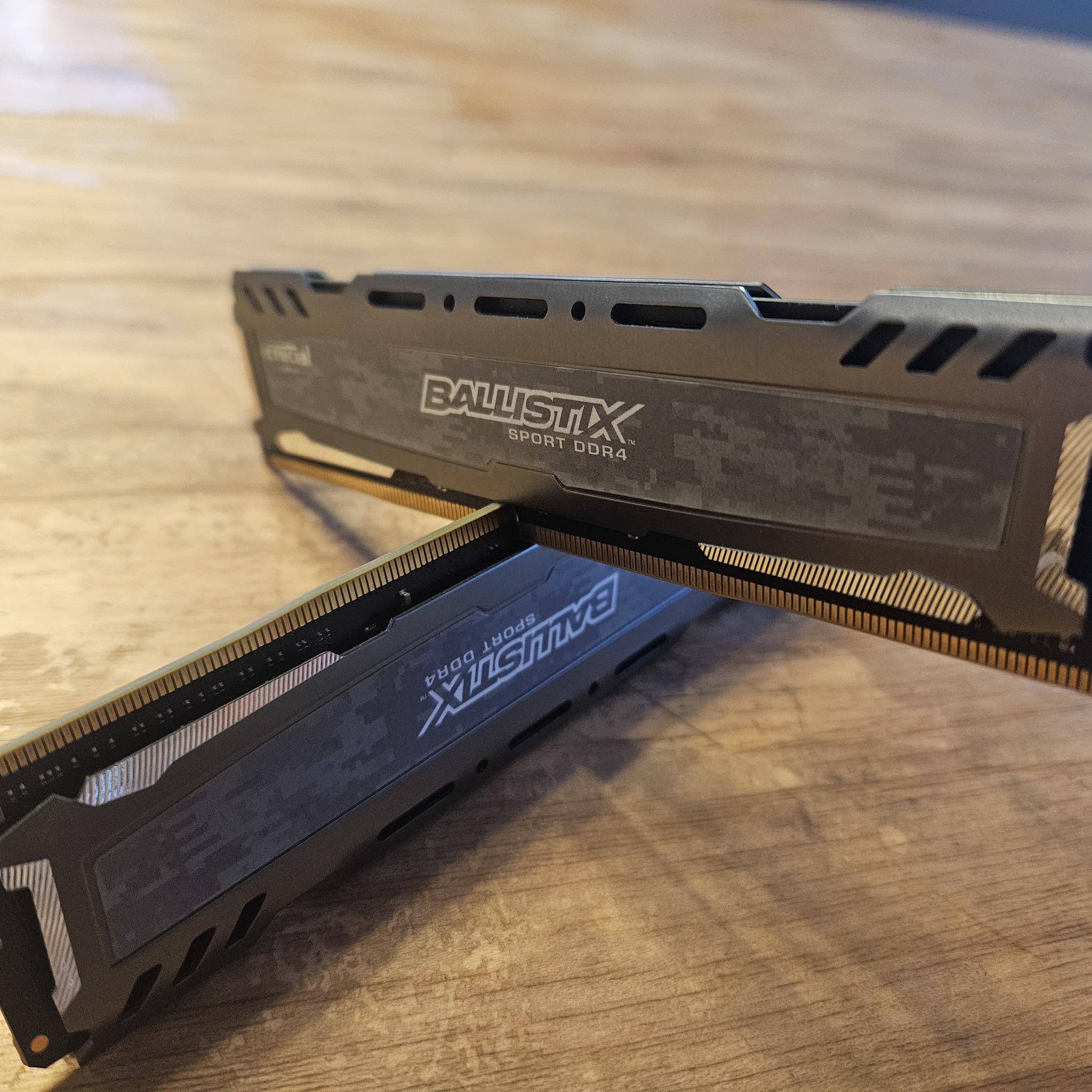 Crucial ballistix 32gb 2400mhz ddr4