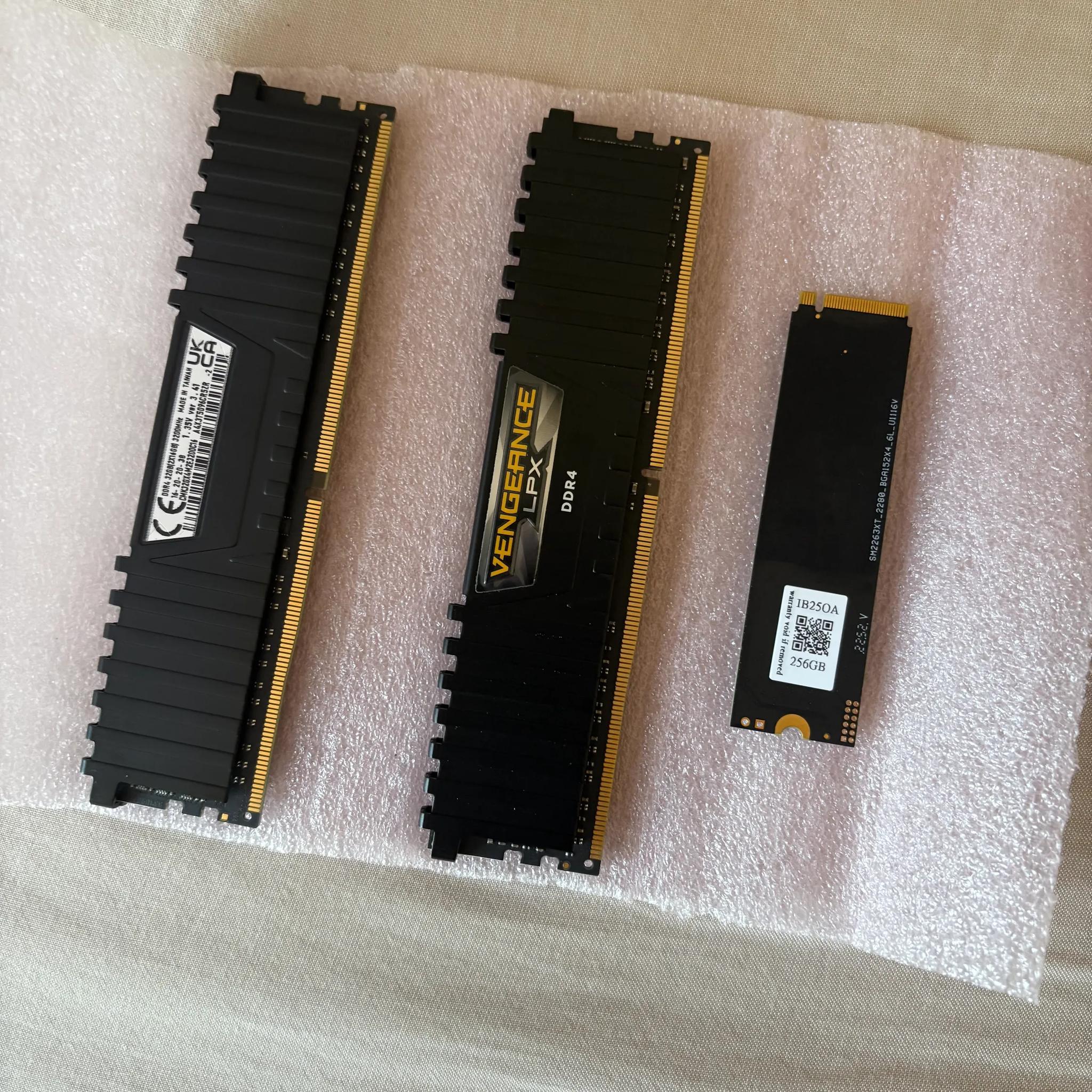 Corsair DDR4 3200 32GB (2x16) Kit with Free NVME Drive