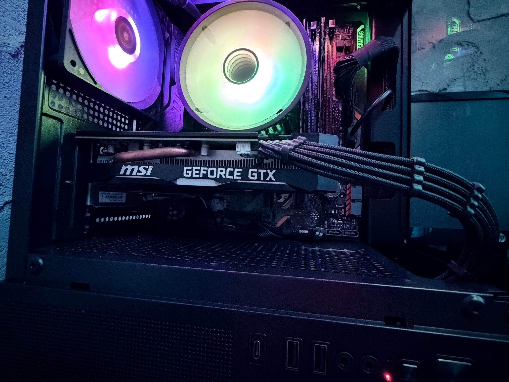 GTX 1660 Ti + i7-9700F + 16gb RAM + 1.5TB Storage | Gaming PC