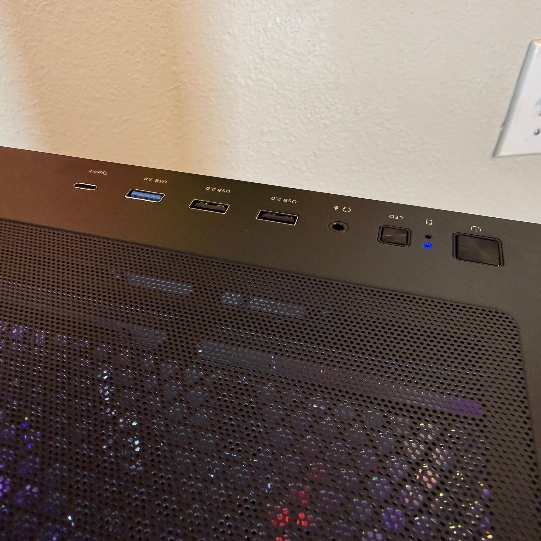 🌈RX 580 8gb, Intel i7-6700, 1.25TB Storage, 16gb RAM 🌈 Gaming PC | Fortnite, CoD, and more!