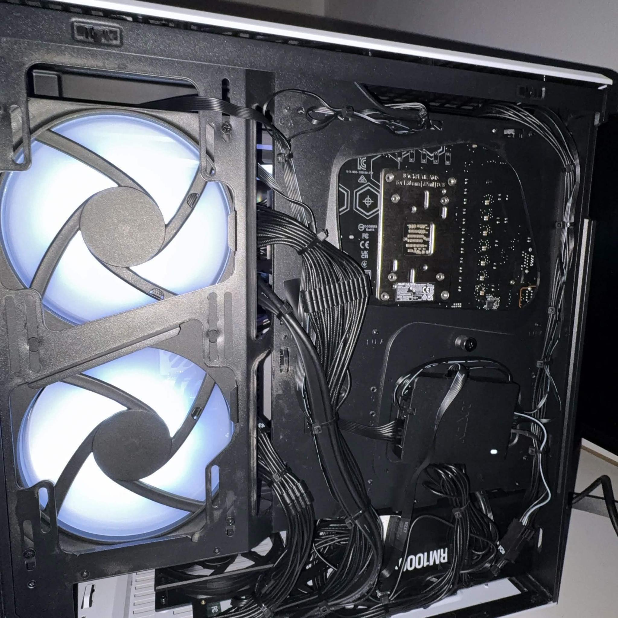 GeForce RTX 4090 Custom Gaming PC - Ryzen 7 9800X3D, 32GB RAM, 2TB NVMe SSD