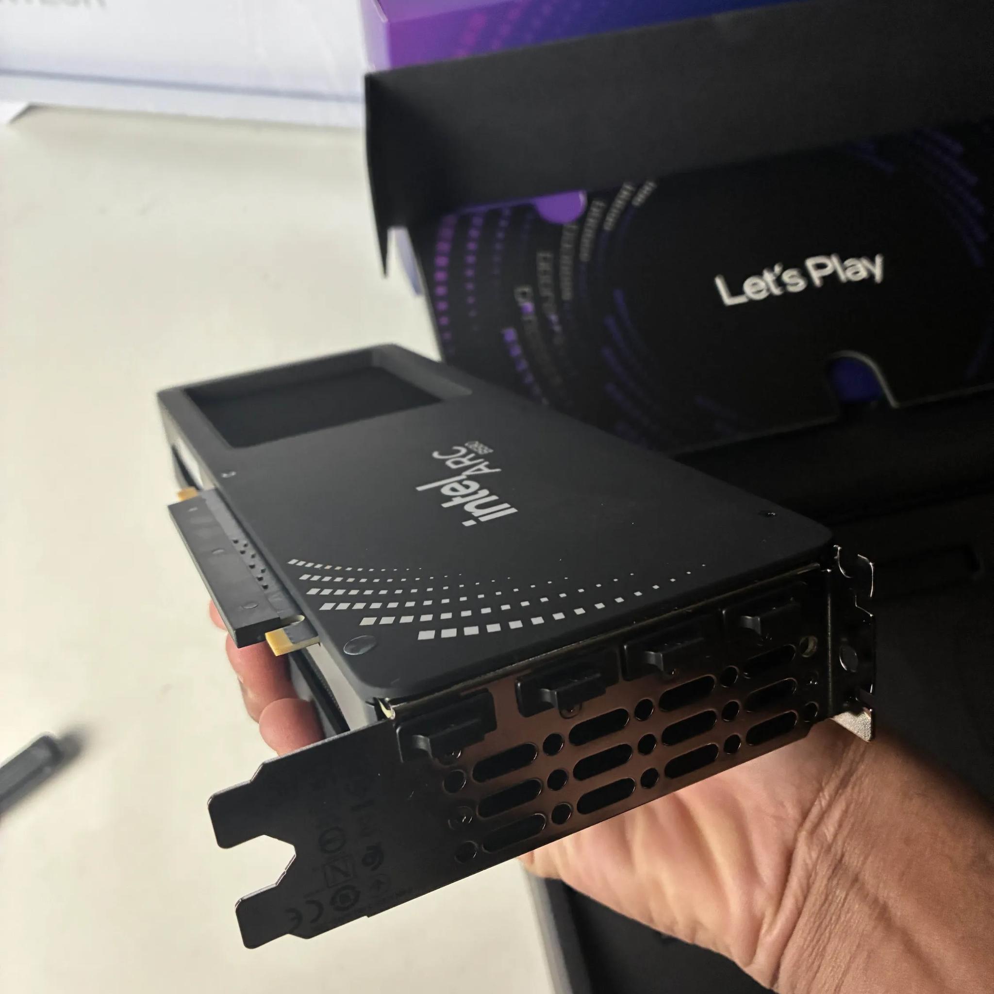 Intel Arc B580 LE