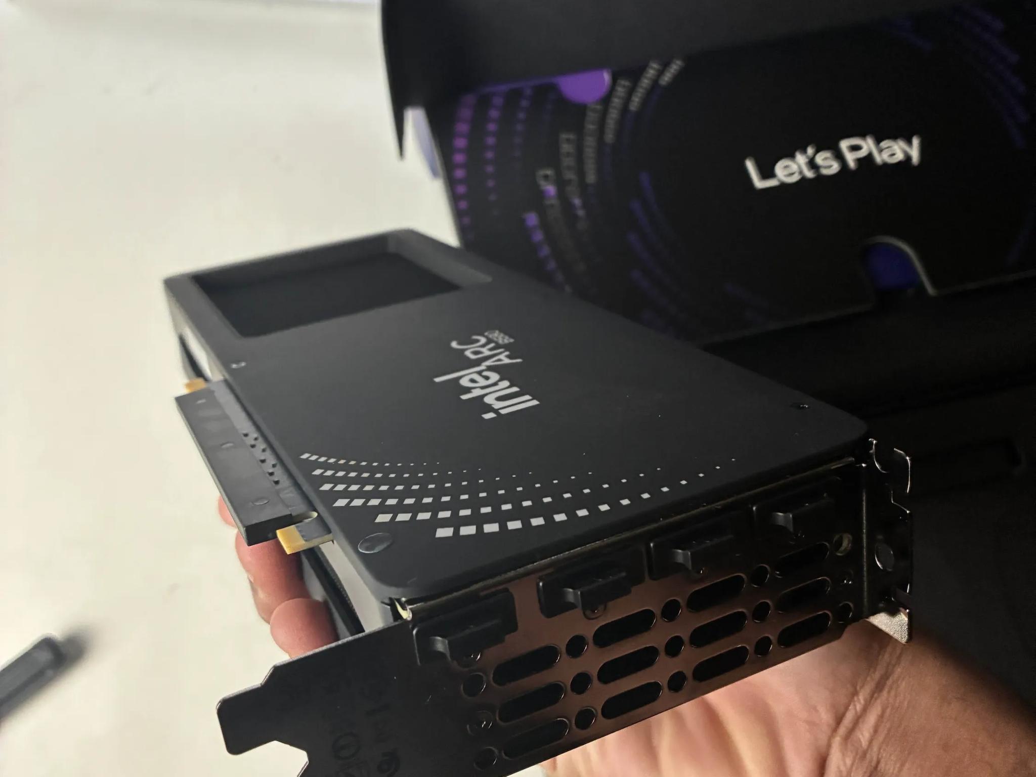Intel Arc B580 LE