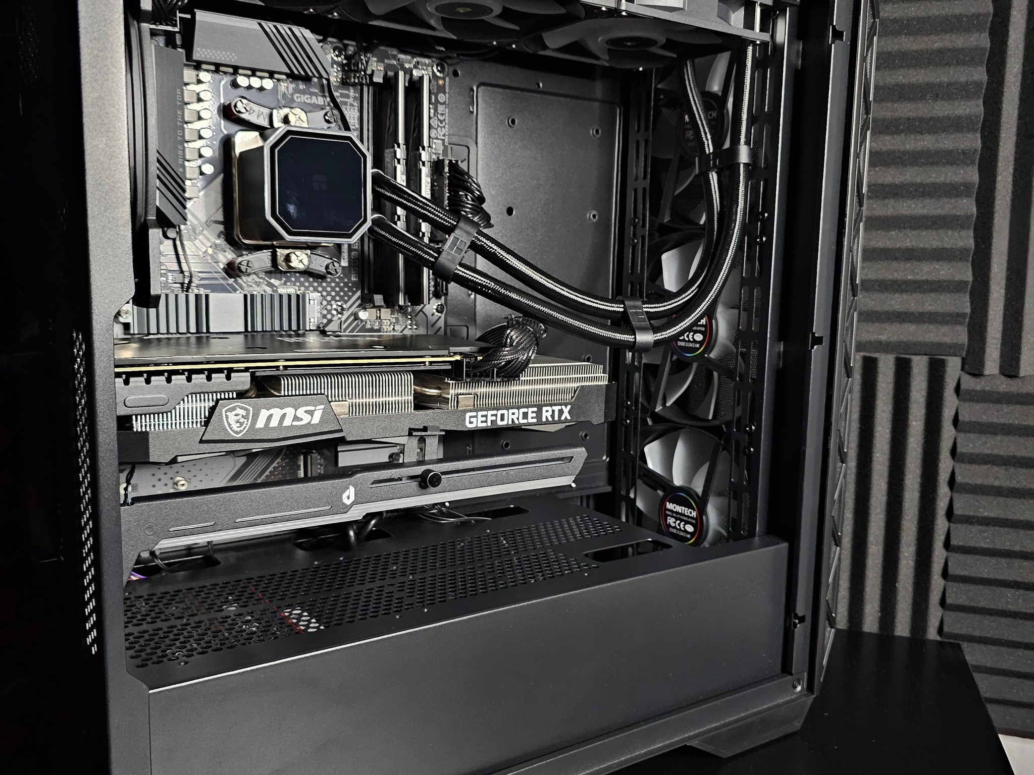 903 Lightup! Ryzen 7 3700X | RTX 3070 | 16GB DDR4 | 1TB SSD | Windows 11 | Gaming PC