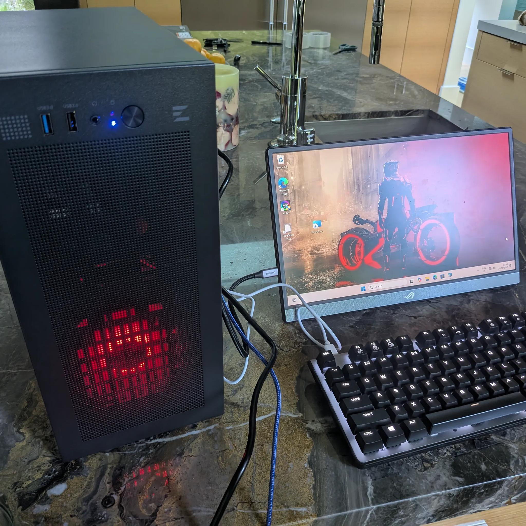 1080p Micro Starter - RX 7600, Intel Core i5 14400F, 32 GB RAM, 2 TB Gen 4 NVME, RGB