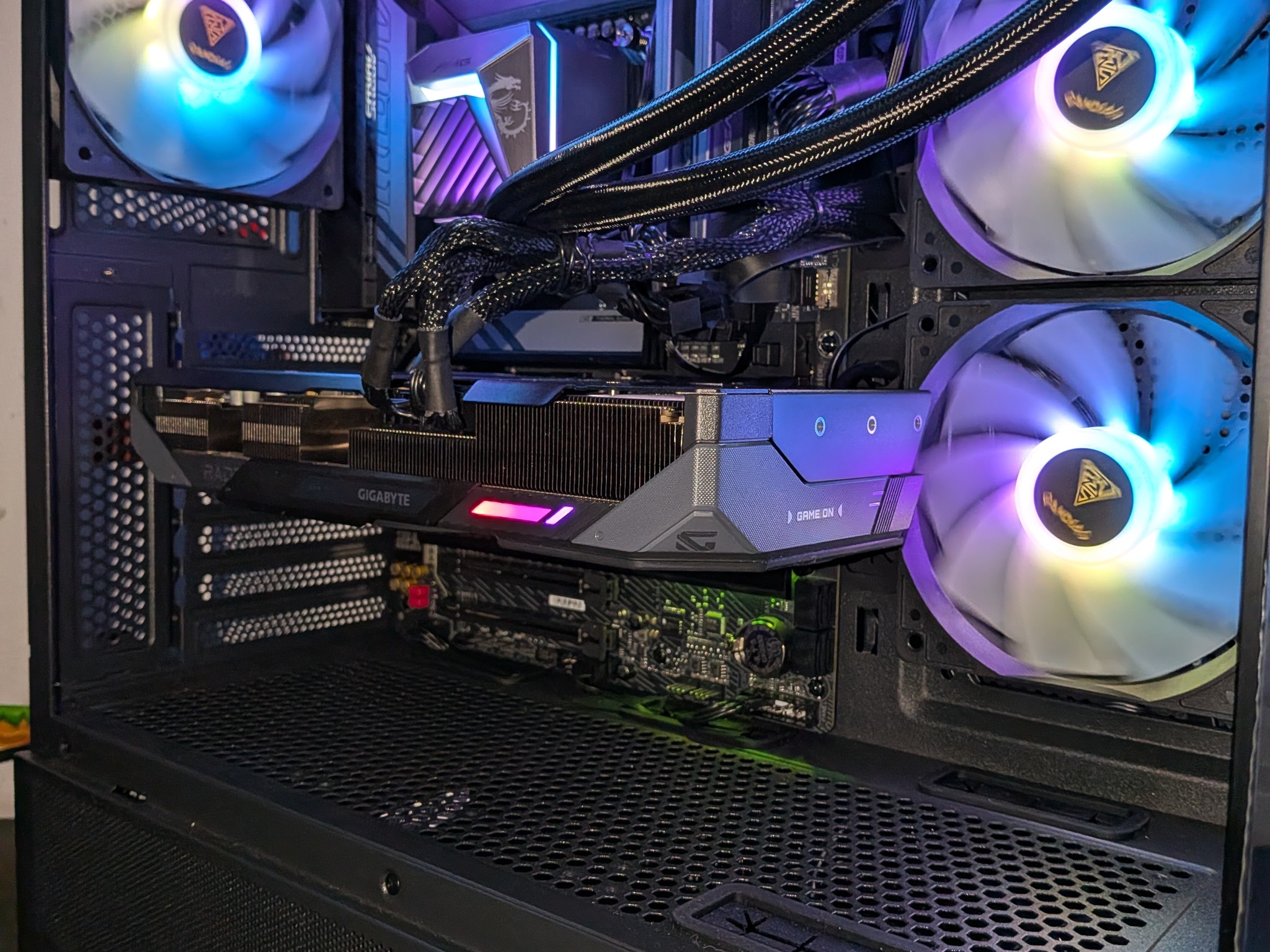 Core Ultra 7 265K | RX 9070 | 32 GB DDR5  | 1 TB | 1000W