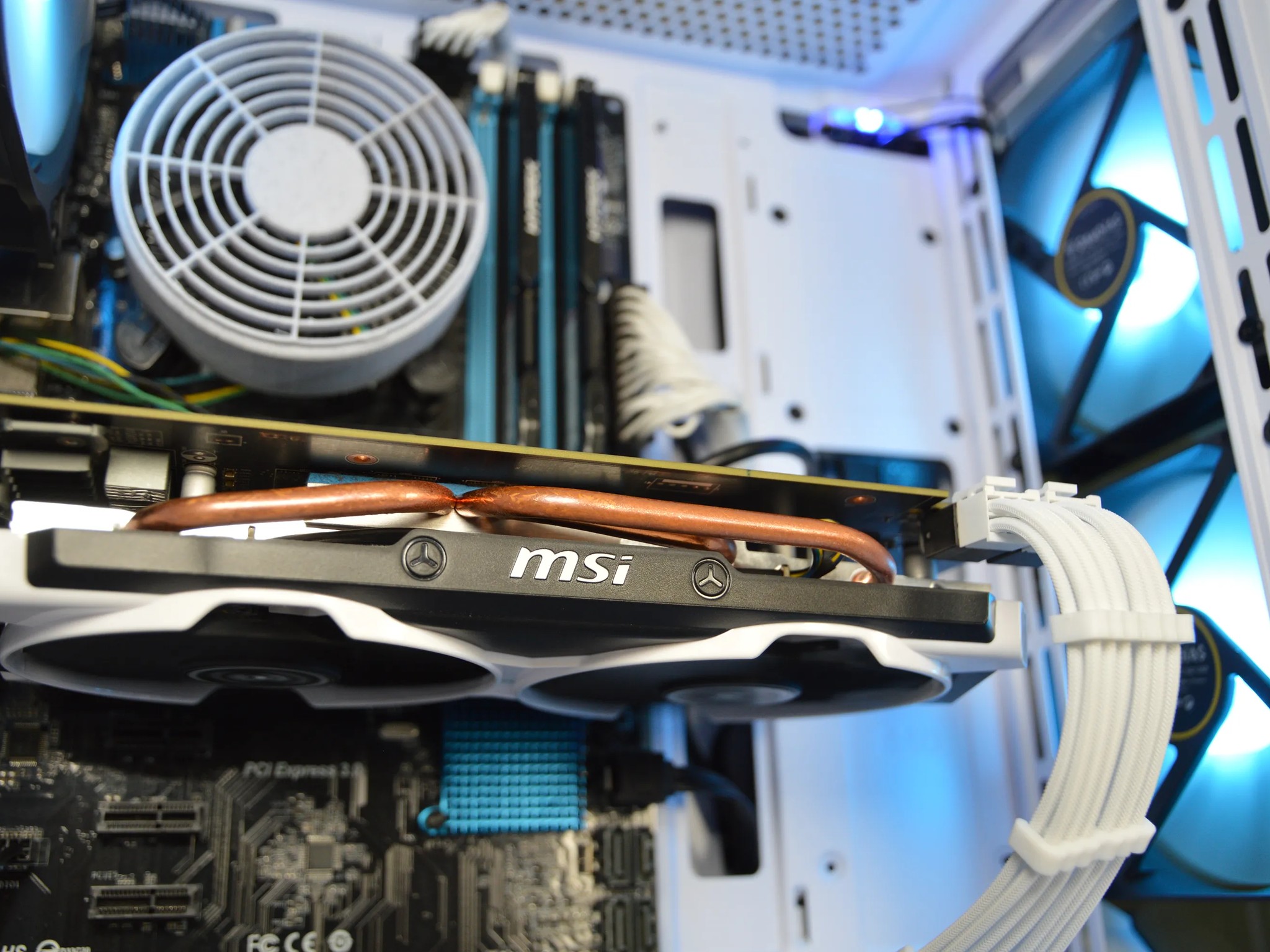 ⚫❄️| R9 380 | INTEL i5 4590 | 16GB DDR3 RAM | 512GB SATA SSD | Midnight Frost |