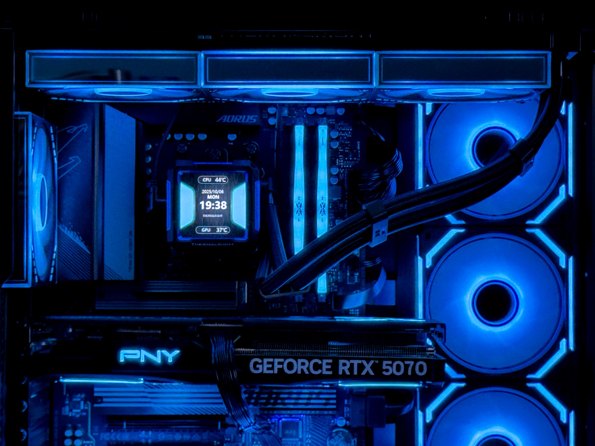 💙 Blue Beetle v2🪲 | RTX 5070, Ryzen 5 9600X, 32GB DDR5, 2TB SSD, Wifi