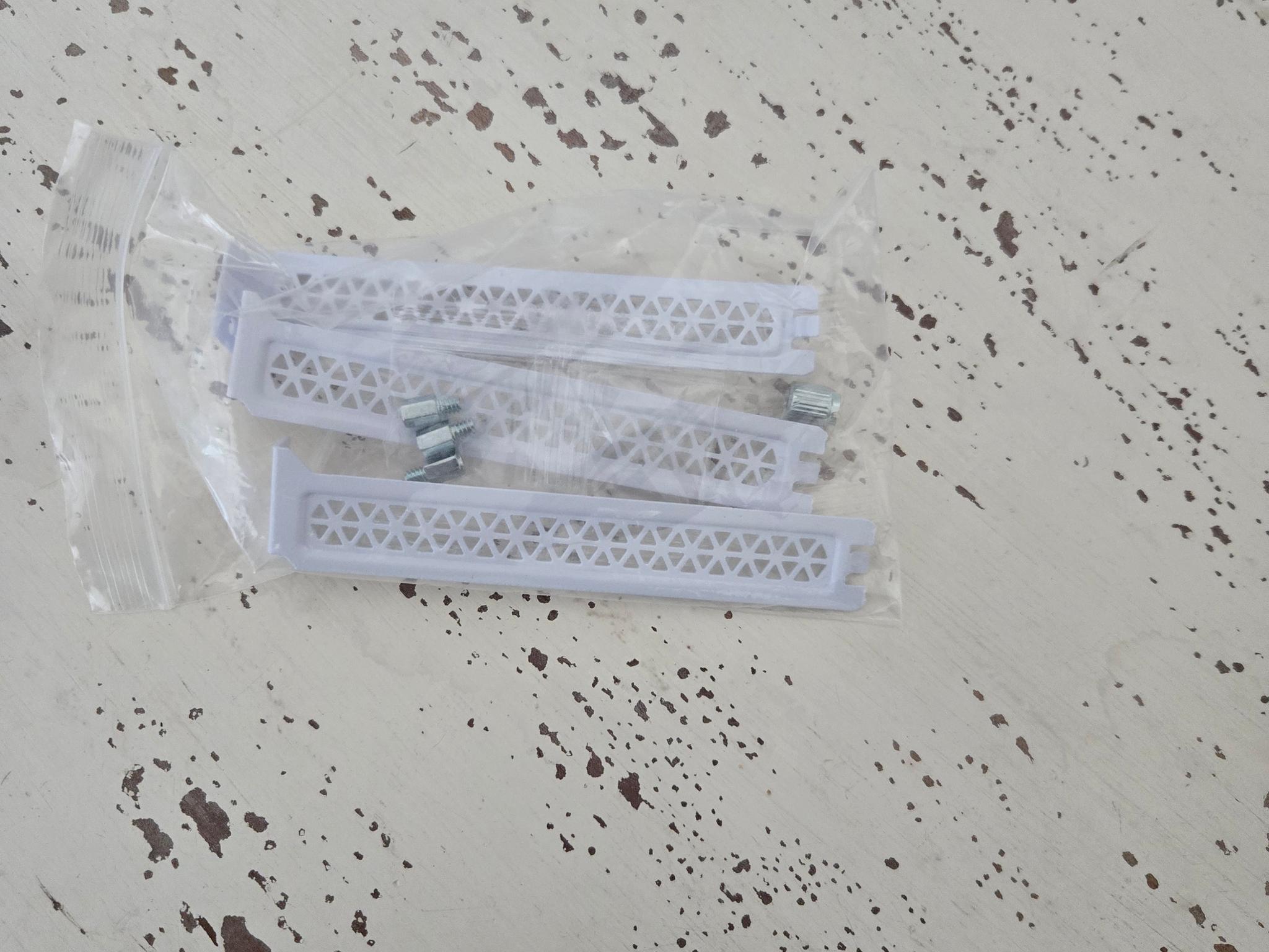 XPG Invader X Vertical Mount Kit & Replacement PCIe Covers - White