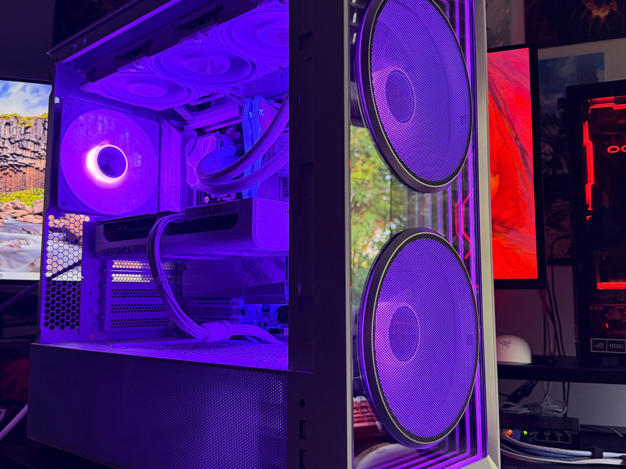 White Gaming PC // Ryzen 7 7800X3D | RTX 5070 | 32GB DDR5